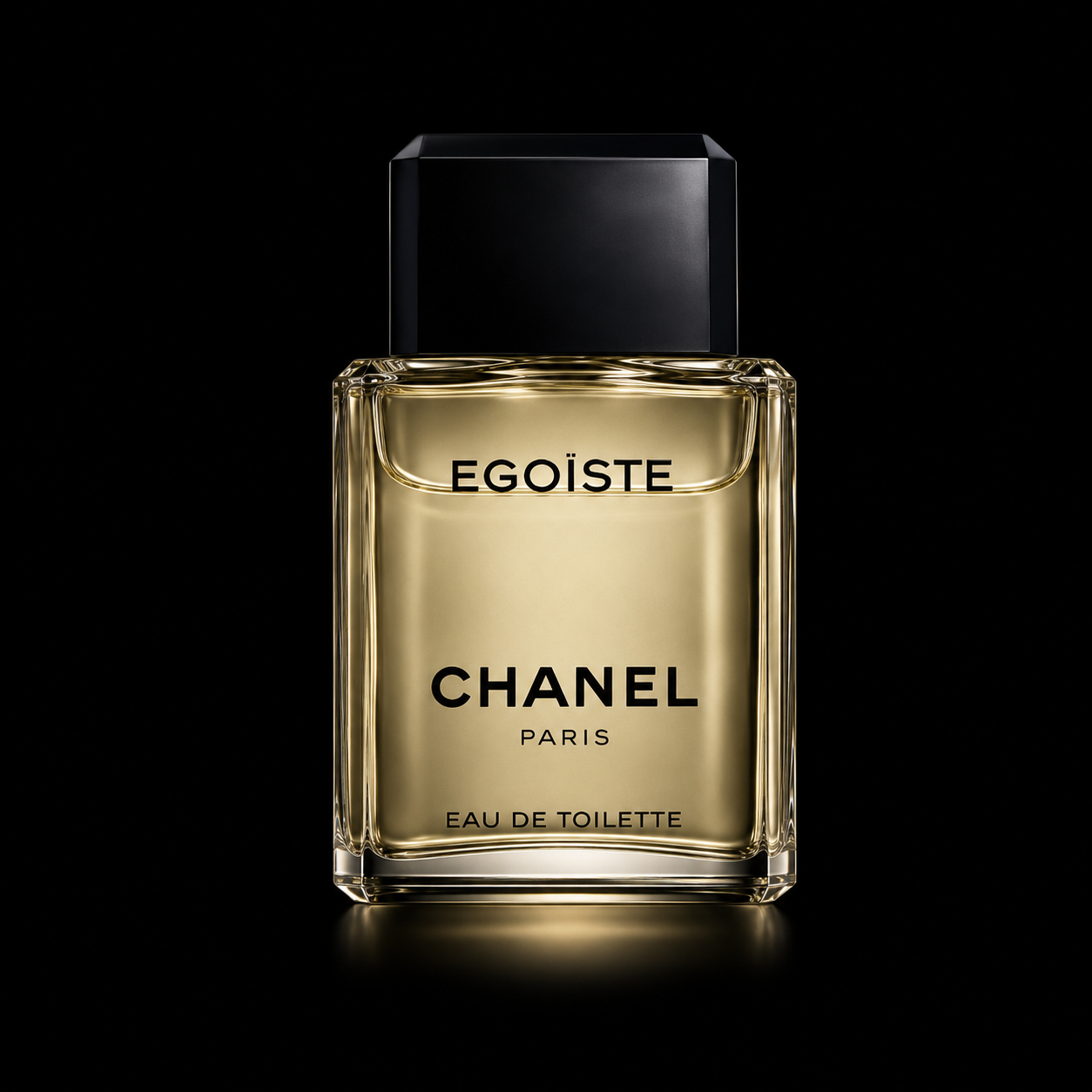 Flacon de parfum noir et doré de Chanel Egoïste