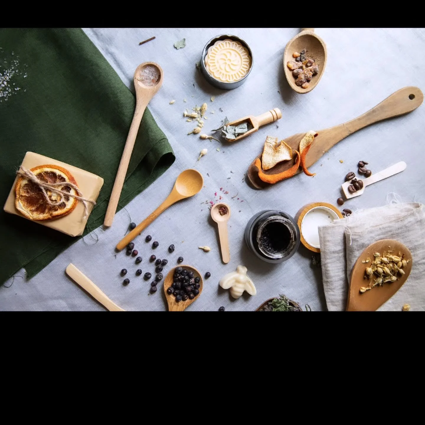 Natural ingredients.🌿
Simple, pure, and effective.

#naturalskincare
#cleanbeauty
#organicbeauty
#nontoxic
#plantbasedbeauty