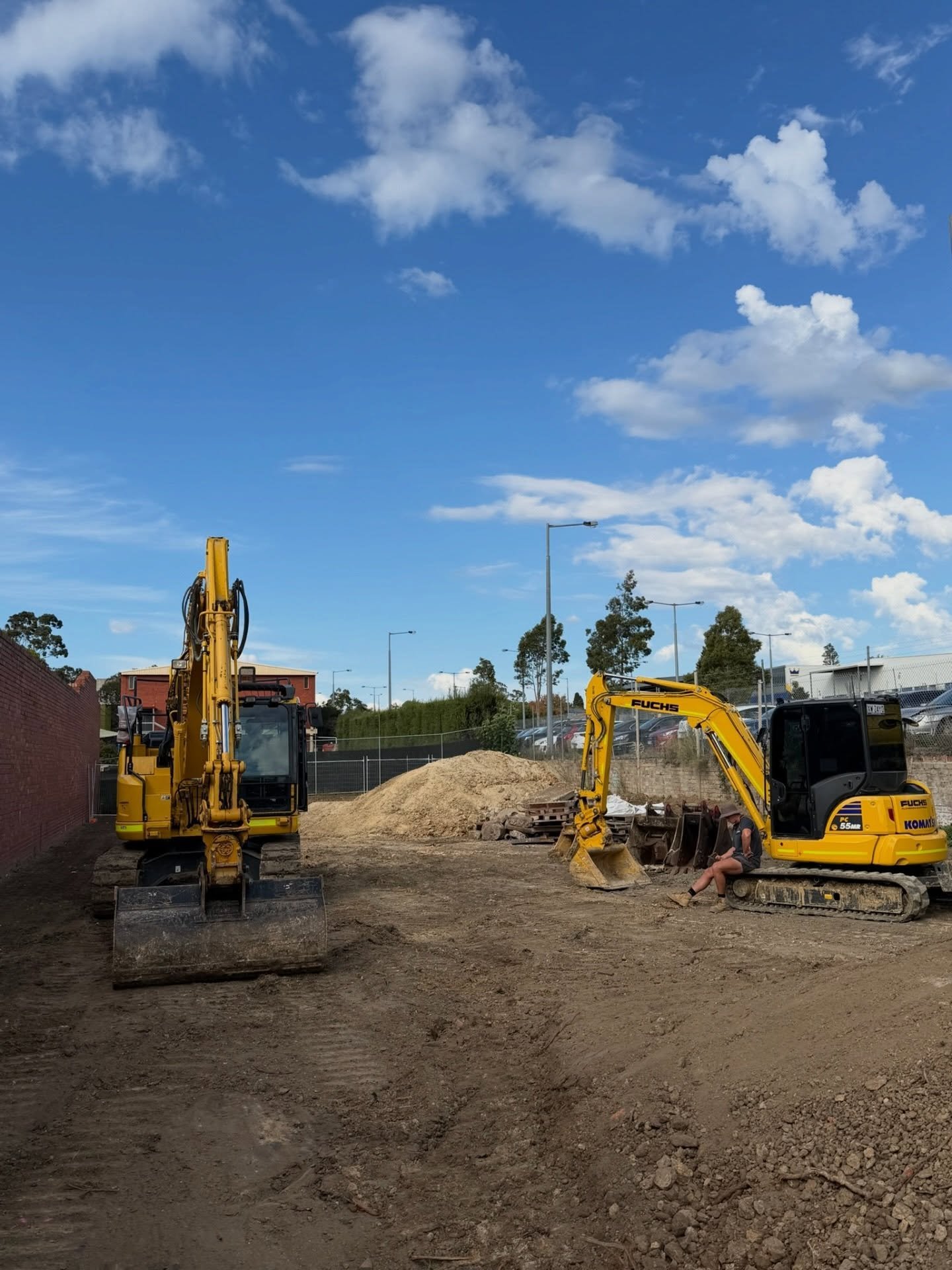 MITCHAM | Site prep

Bulk earthworks in progress with 550 cubic meters removed

Builder @c3build 
Plumbing @fuchsplumbing 
Excavation @fuchsplumbing