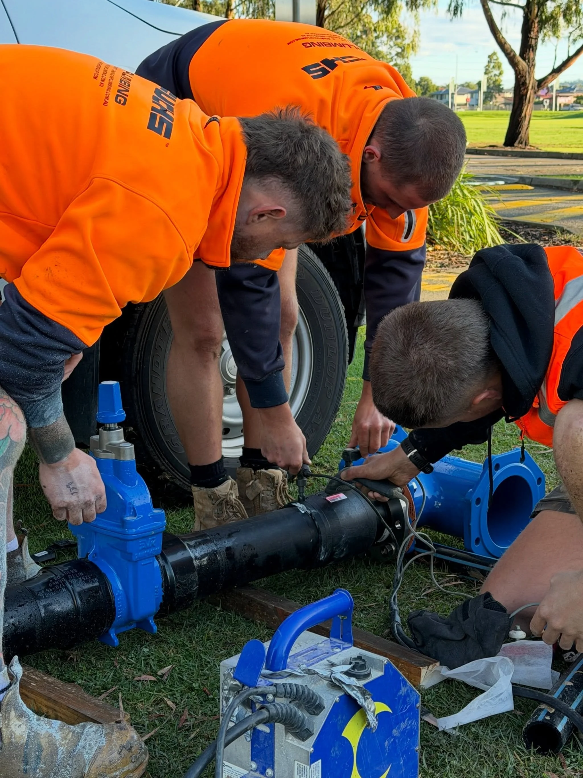 PAKENHAM VSBA PROJECT | On site welding a sluice valve

Builder @jointly_built 
Plumbing @fuchsplumbing