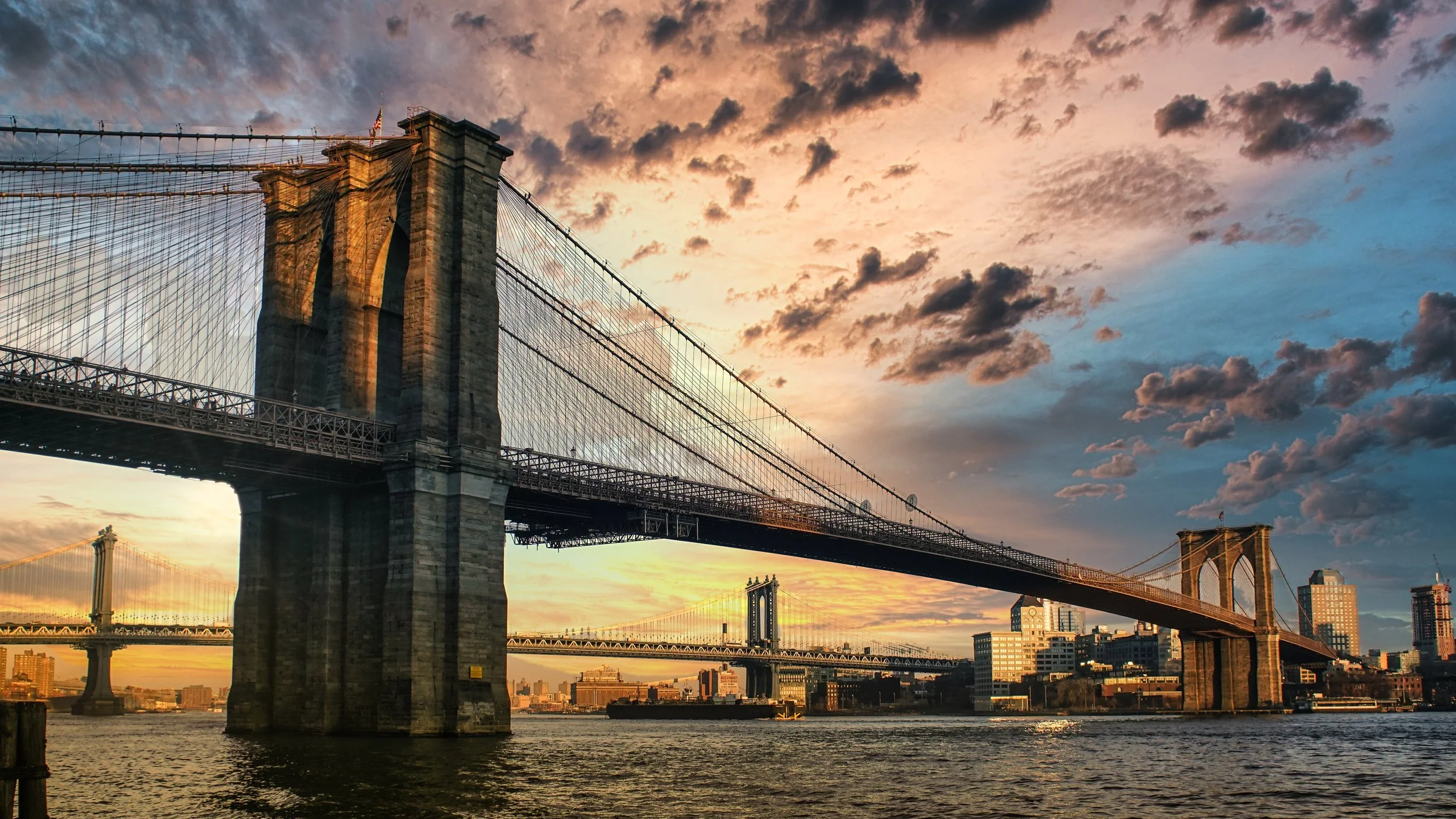 Brooklyn_Bridge_Sunset-2_az000k.jpg