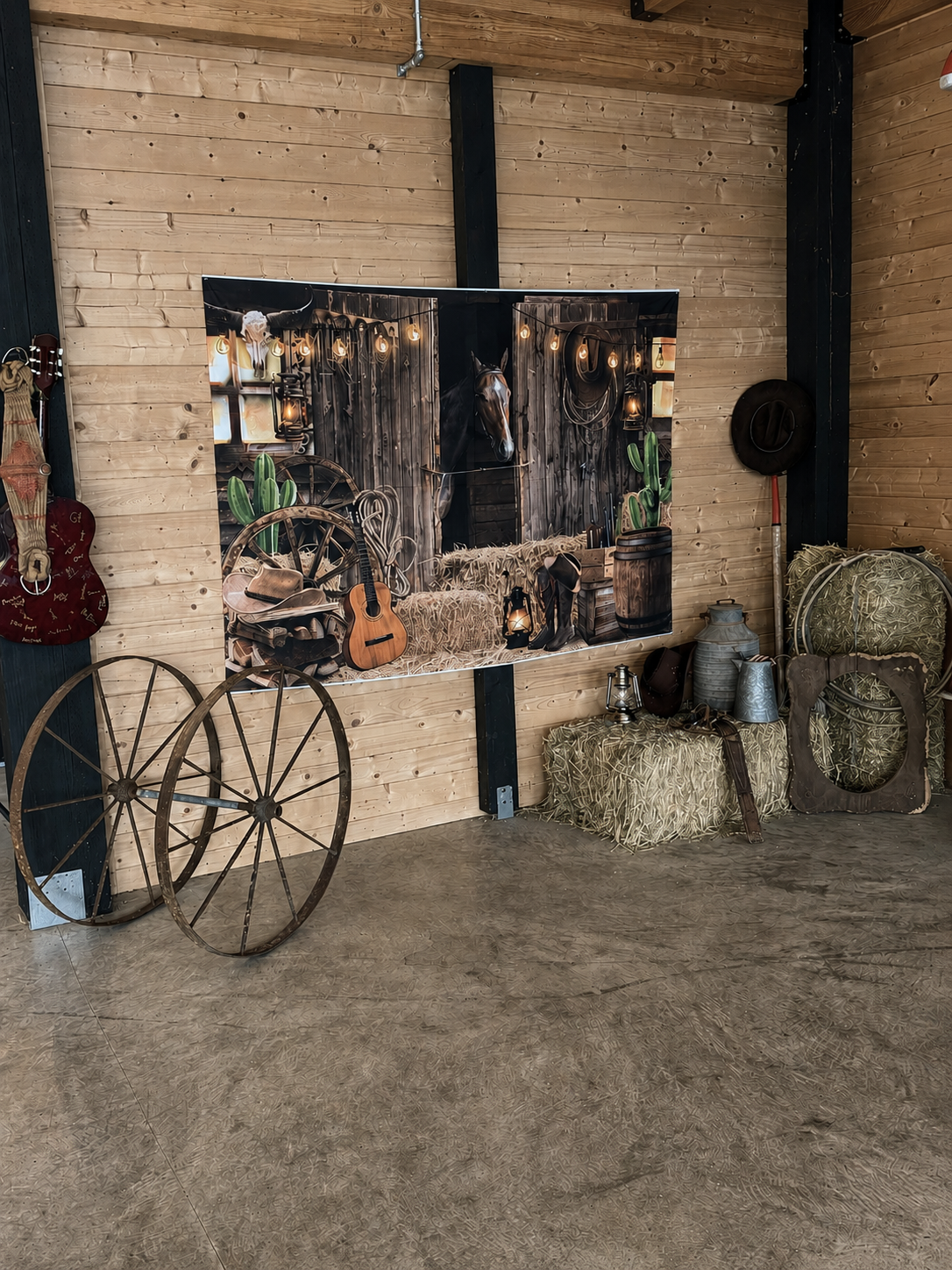 Country western photo booth inside Oregon barn