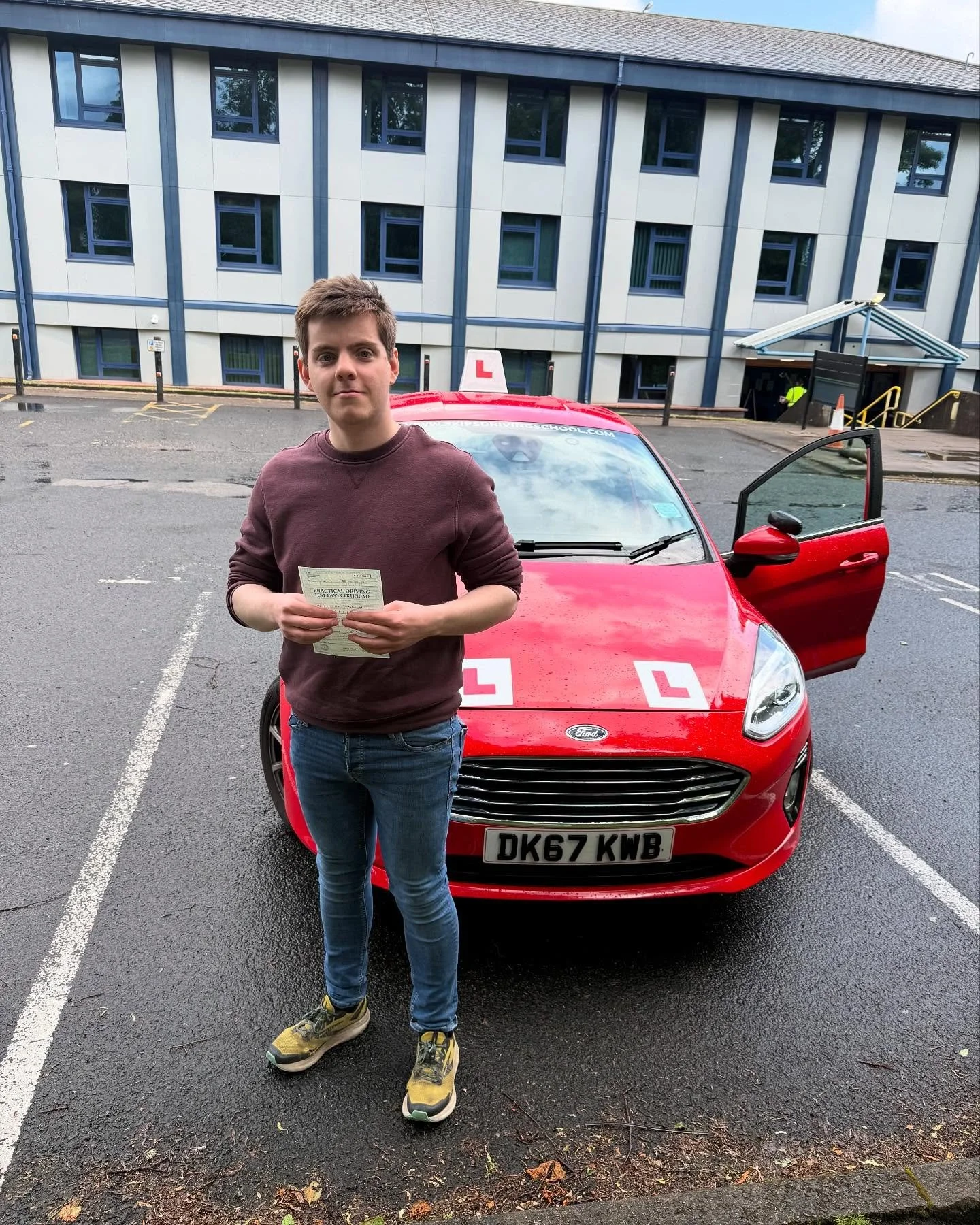 Yet another 1st time pass! 🥳 

Only 1 minor in the last few seconds of the test (LITERALLY)

Well done Matthew, super proud! 😁

#stirling #stirlingdriving #driving #drivingtest #drivinginstructor #skipsdrivingschool