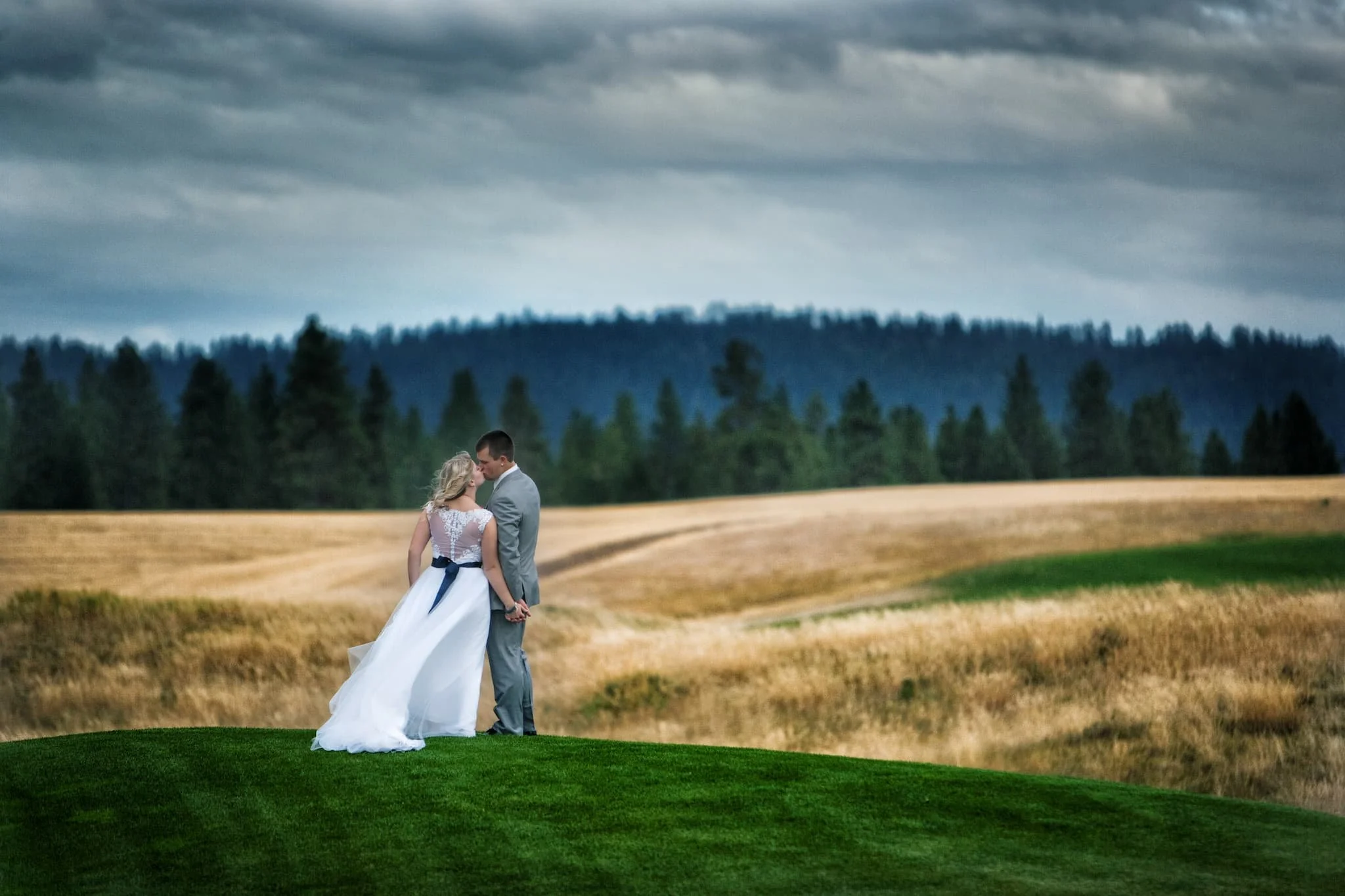 Romantic bride and groom imagery captured with a documentary mindset, highlighting unscripted moments and modern San Antonio wedding style.