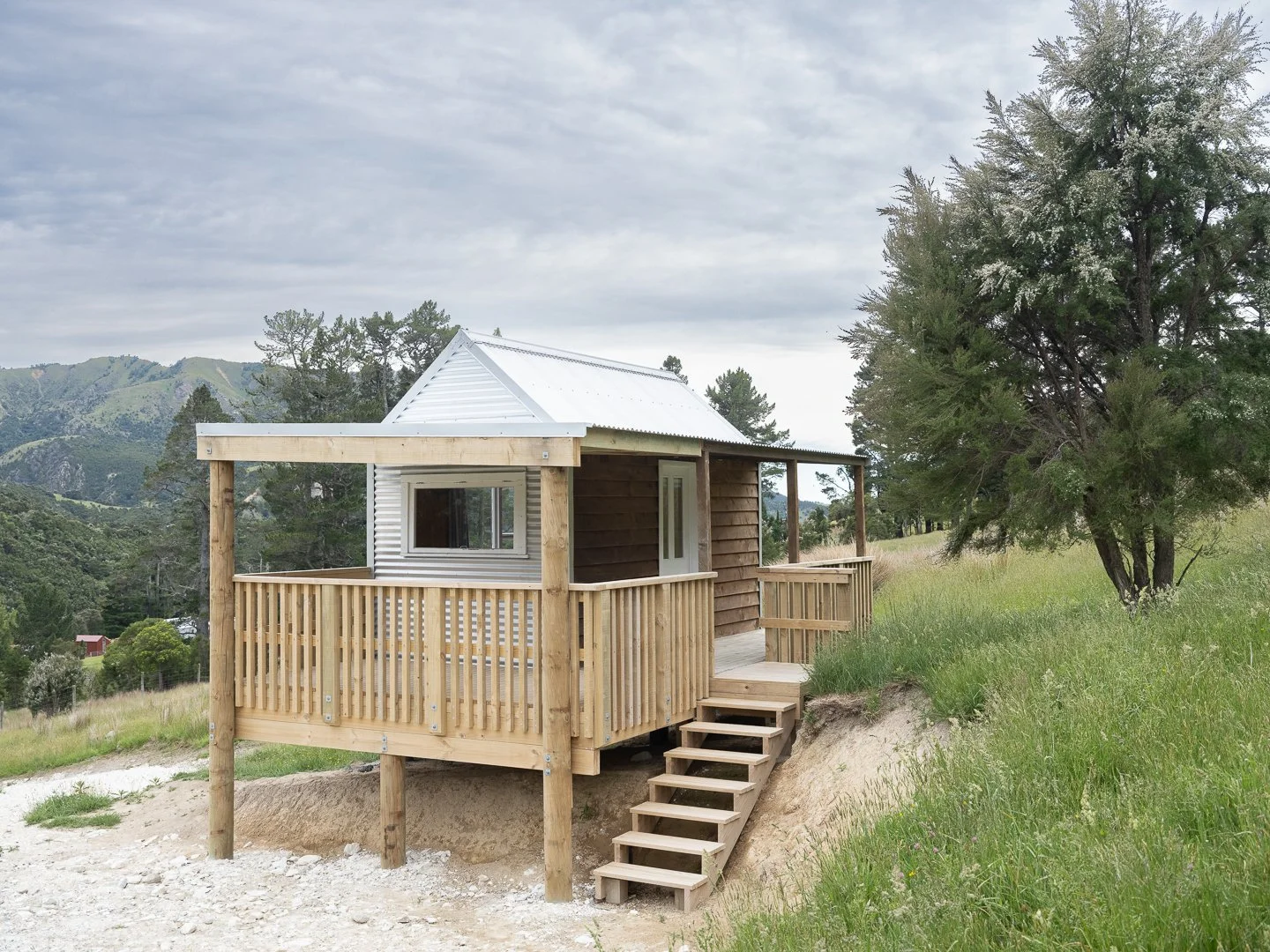 hunters hut relocation puhi peak by contour construction_2.jpg