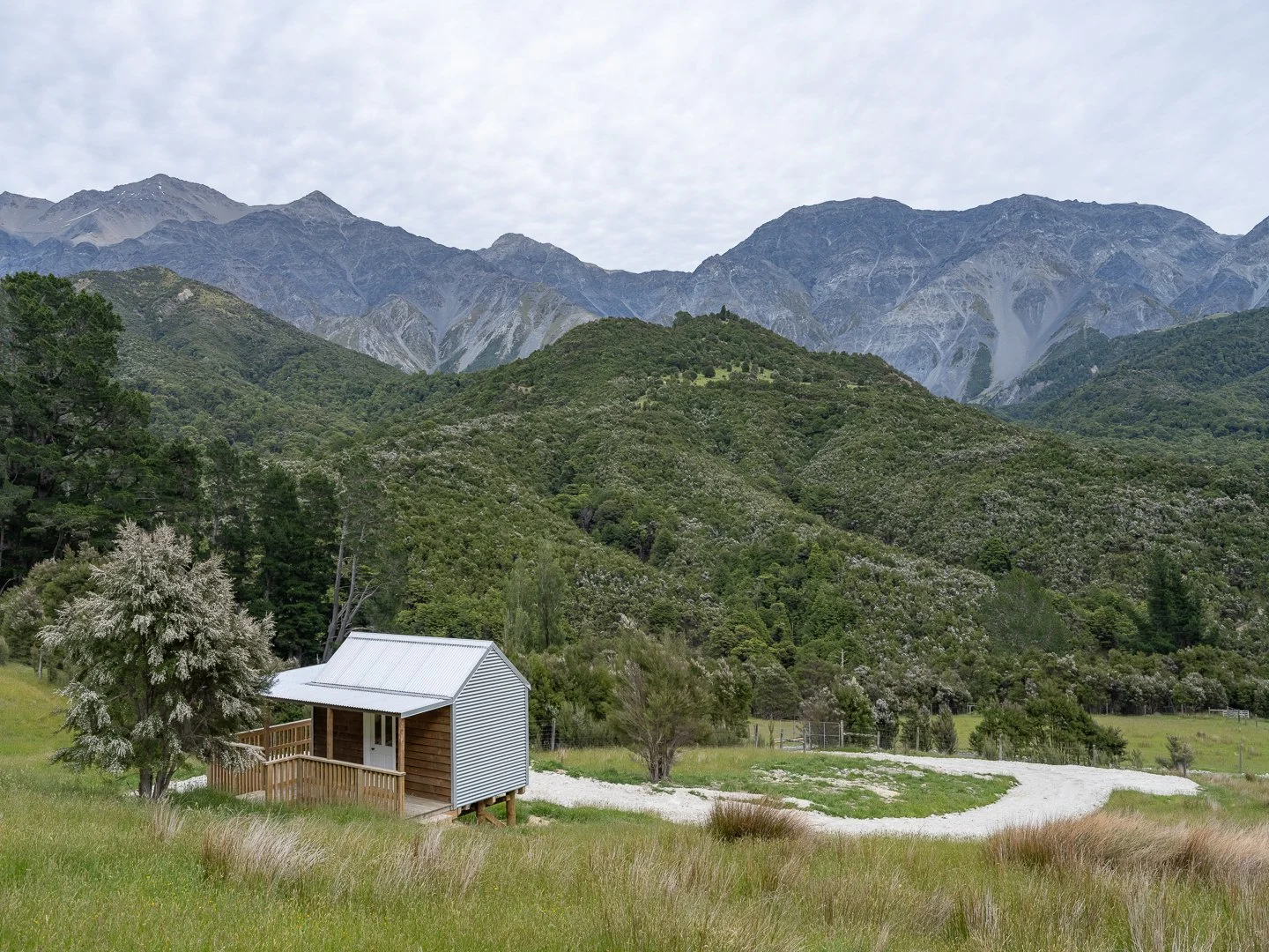 hunters hut relocation puhi peak by contour construction_1.jpg