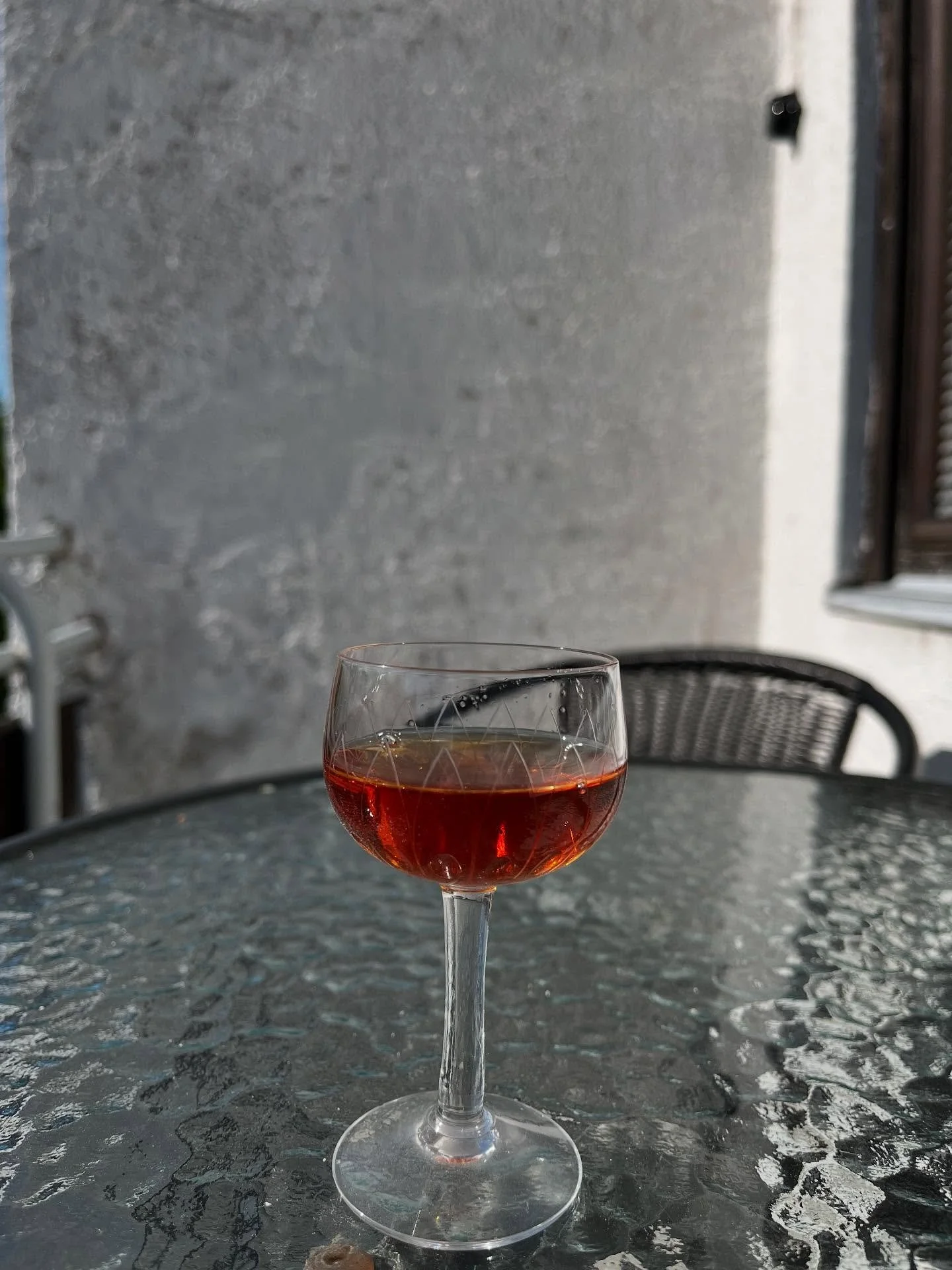 Kes&auml;kuu on l&auml;htenyt mukavasti liikkeelle P&auml;iv&ouml;l&auml;ss&auml;: sille lasi Set&uacute;balin herkkua🌞
#sunilanaaltokodit #visitalvaraalto #ainoaalto #visitkotkahamina