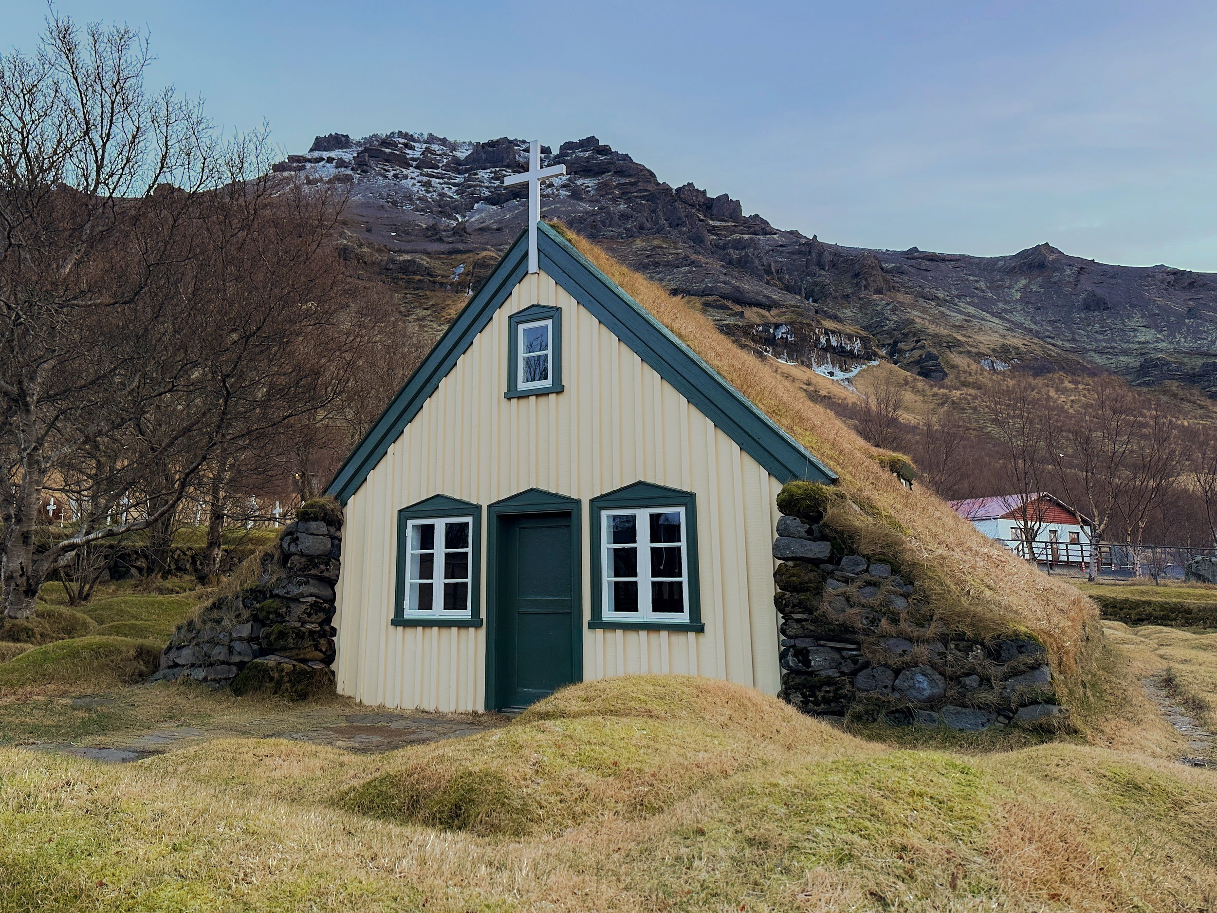 Hofskirkja. Turf Church.
