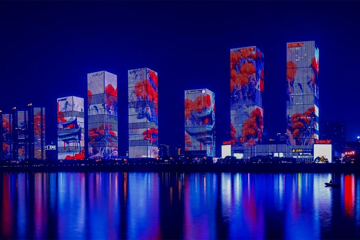 Gooool Glass Media transforms static windows into vibrant media screens