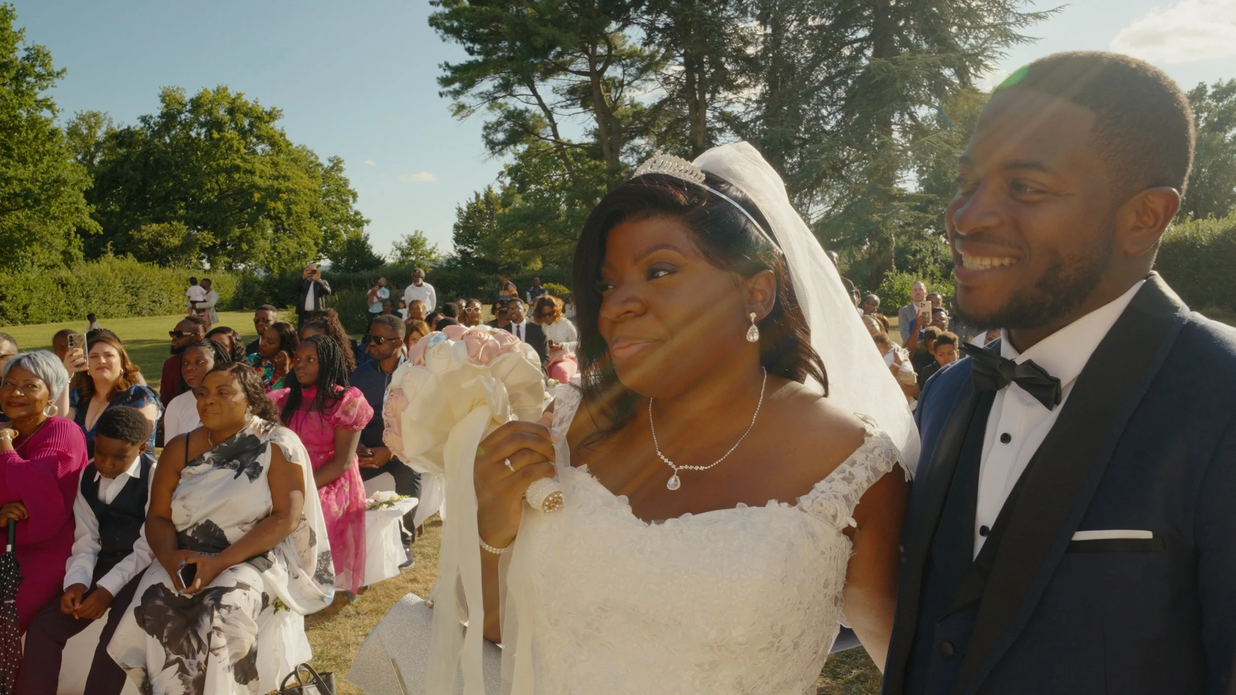 Jenny und Manu bei ihrer freien Trauung auf der Burg Lüftelberg in Meckenheim bei Bonn