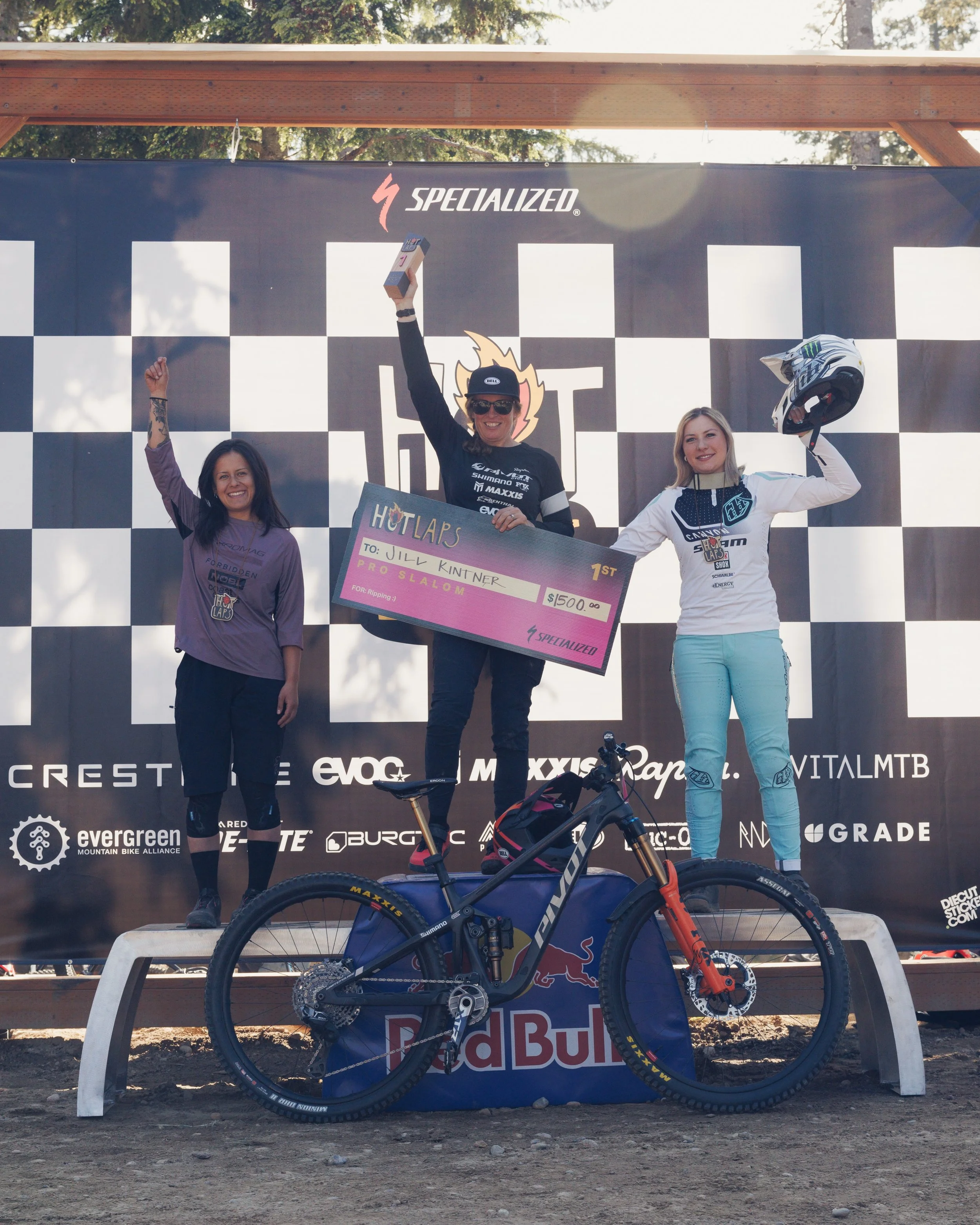 Your 2026 @hotlapsmtb Cool Runnings slalom Pro Women&rsquo;s podium. 💅

Never in doubt, @jillkintner takes p1