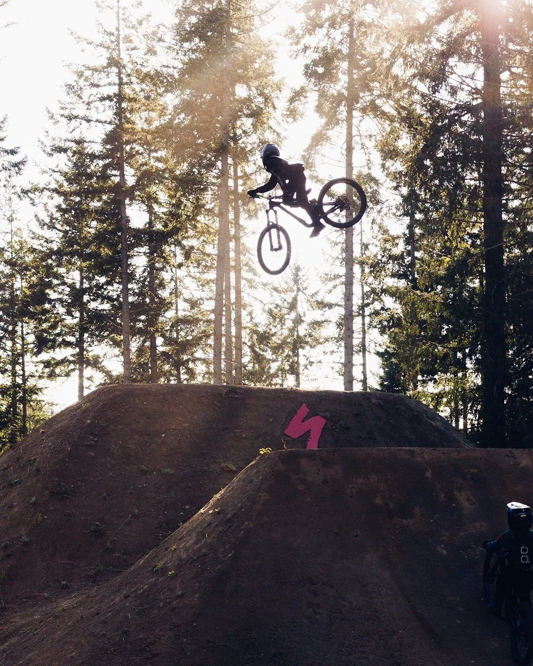 Remember the name(s)&hellip;

@mason_and_aspen are your Whip Off winners. Amazing show from all the riders going big last night. ✈️

Also, get well soon @dreadyshreddy ❤️