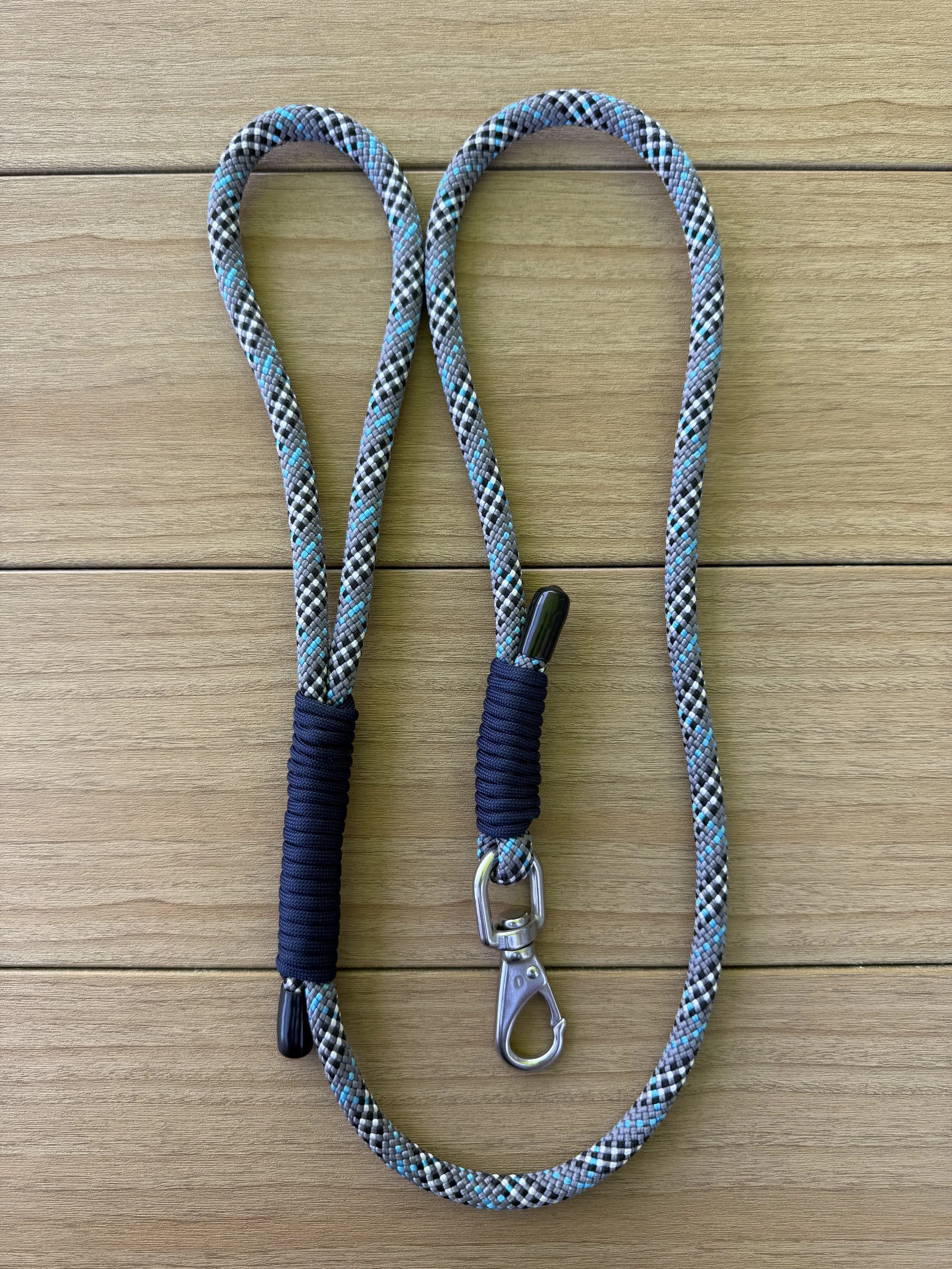 Short Snap Leash, Tartan Grey & Navy Blue