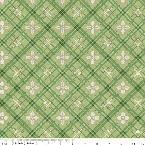 Wide back Home Town Holiday Holly Lettuce 3-Yard Package