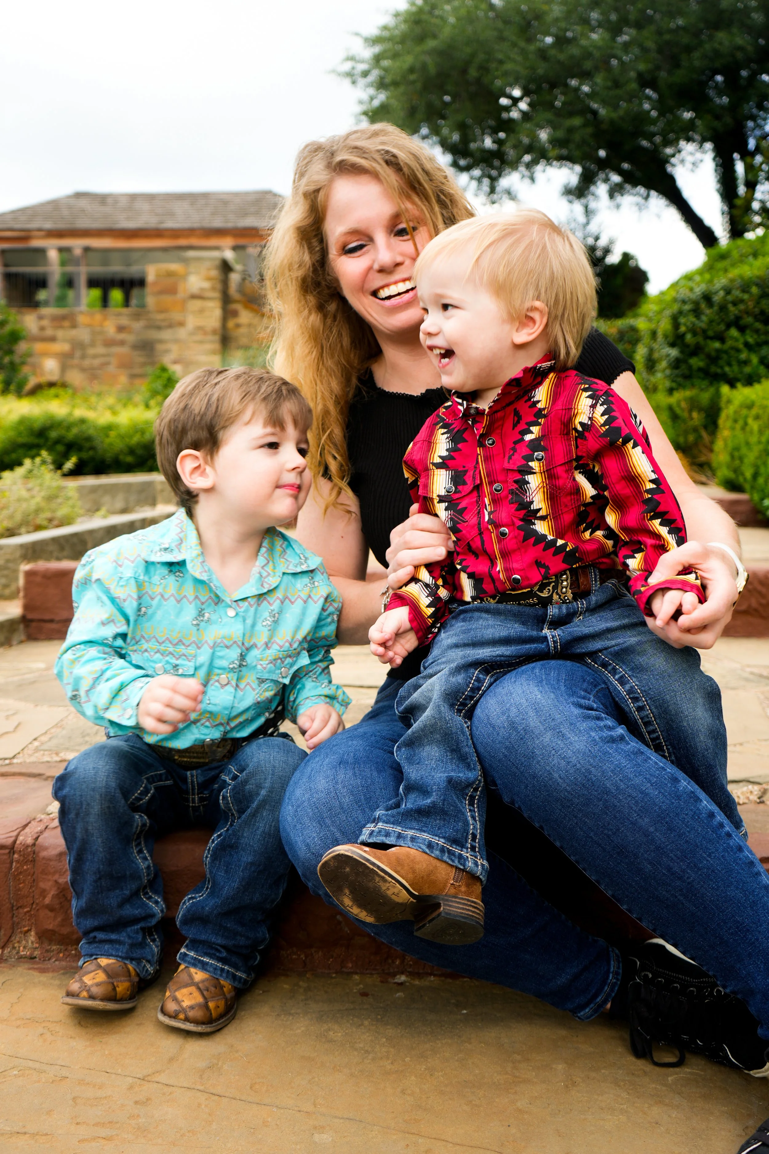 family photographer in fort worth, fort worth family photographer, affordable fort worth family photographer, light and airy family photographer, fort worth botanical gardens family photos