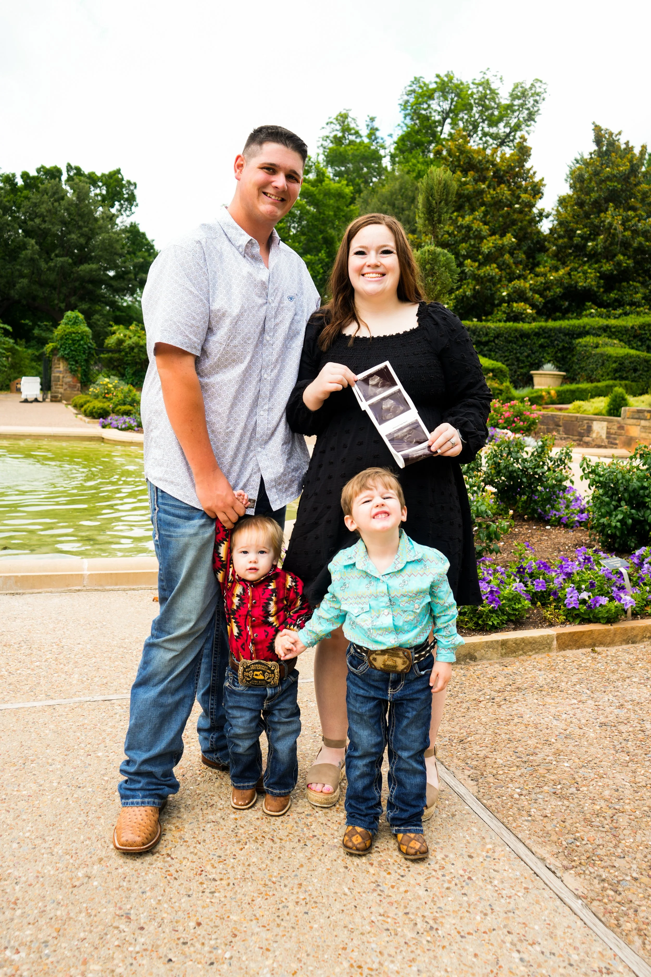 family photographer in fort worth, fort worth family photographer, affordable fort worth family photographer, light and airy family photographer, fort worth botanical gardens family photos