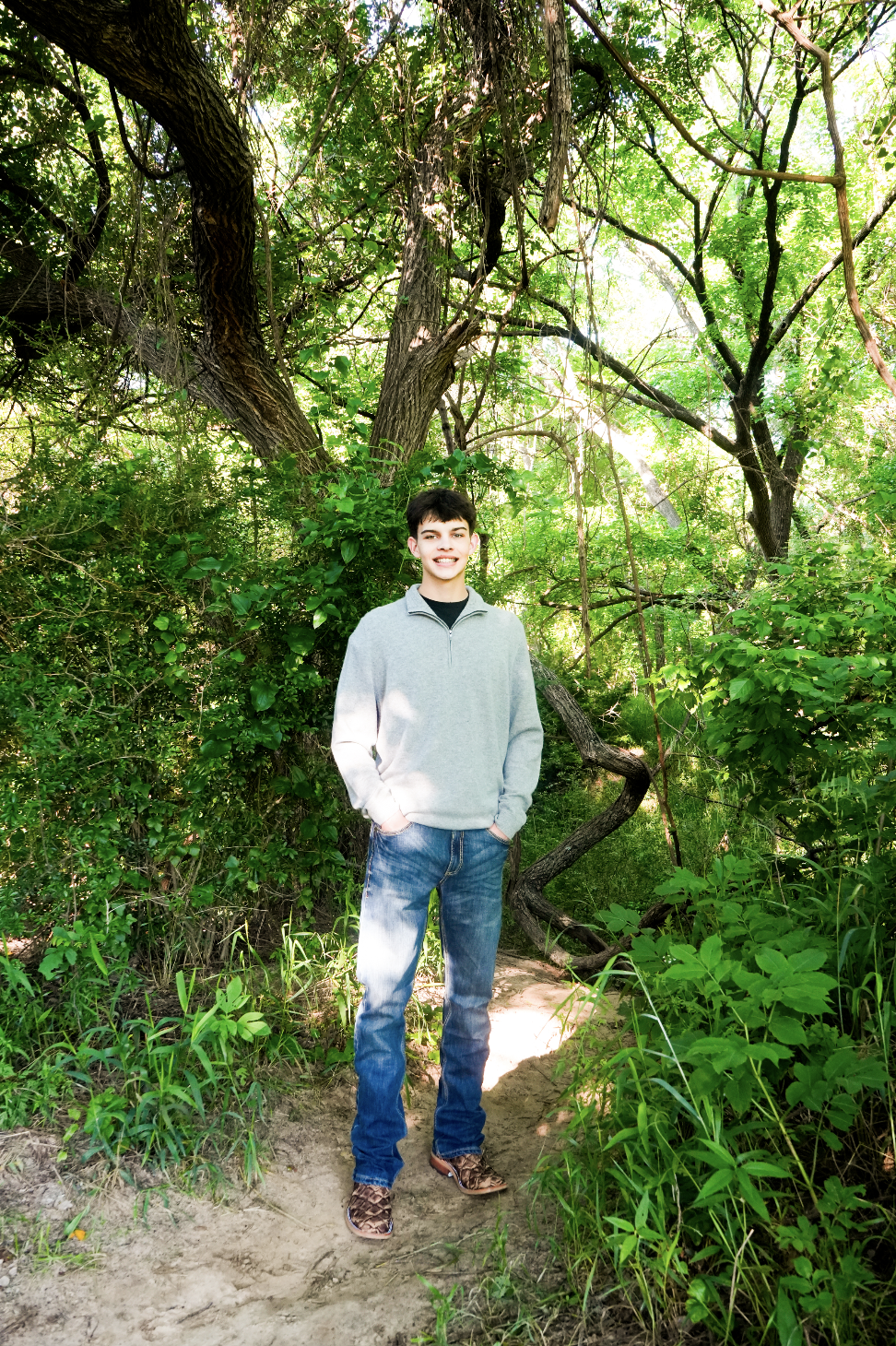 senior photographer in fort worth, graduation photos in fort worth, senior photos in fort worth, affordable senior photographer in fort worth, senior photos under $200 in fort worth, azle senior photos