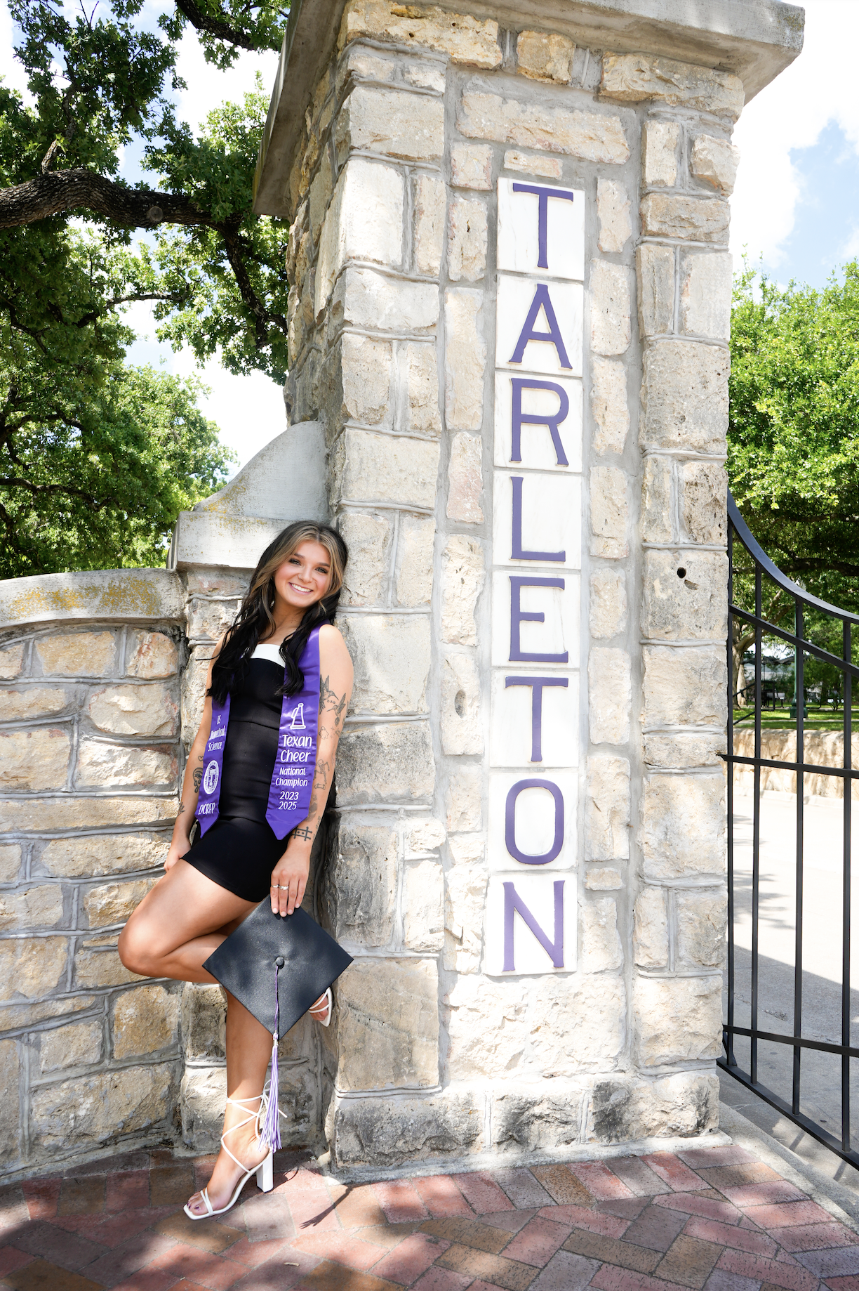 senior photographer in fort worth, graduation photos in fort worth, senior photos in fort worth, affordable senior photographer in fort worth, senior photos under $200 in fort worth, senior photos in stephenville, tarleton senior photos