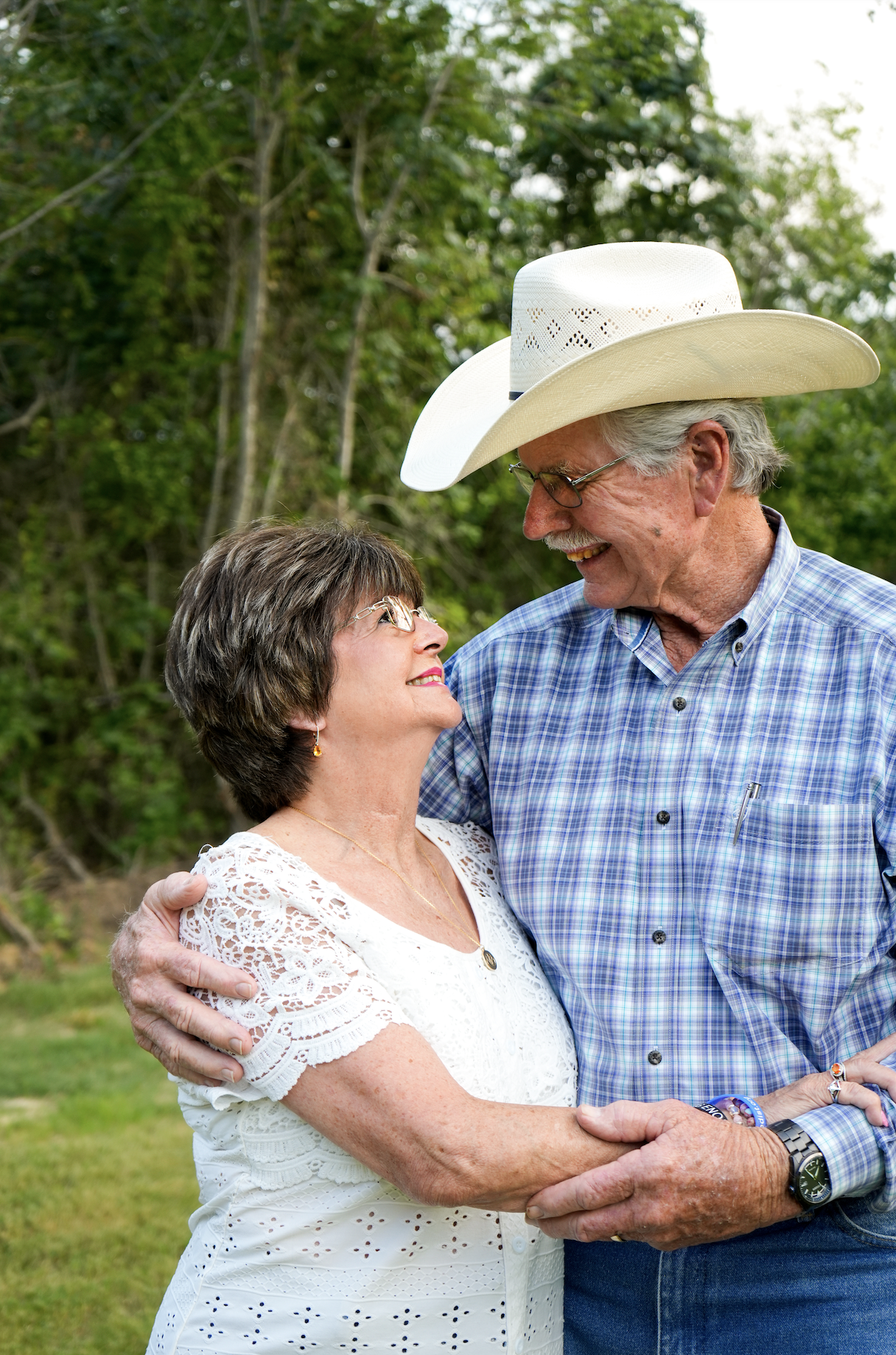 Elderly couple photoshoot in Fort Worth, Texas. Couples photographer in Fort Worth, Texas. Old Couple photography in Fort Worth, Texas. Couple photographer in Fort Worth, Texas. Elderly photographer in Fort Worth, Texas.