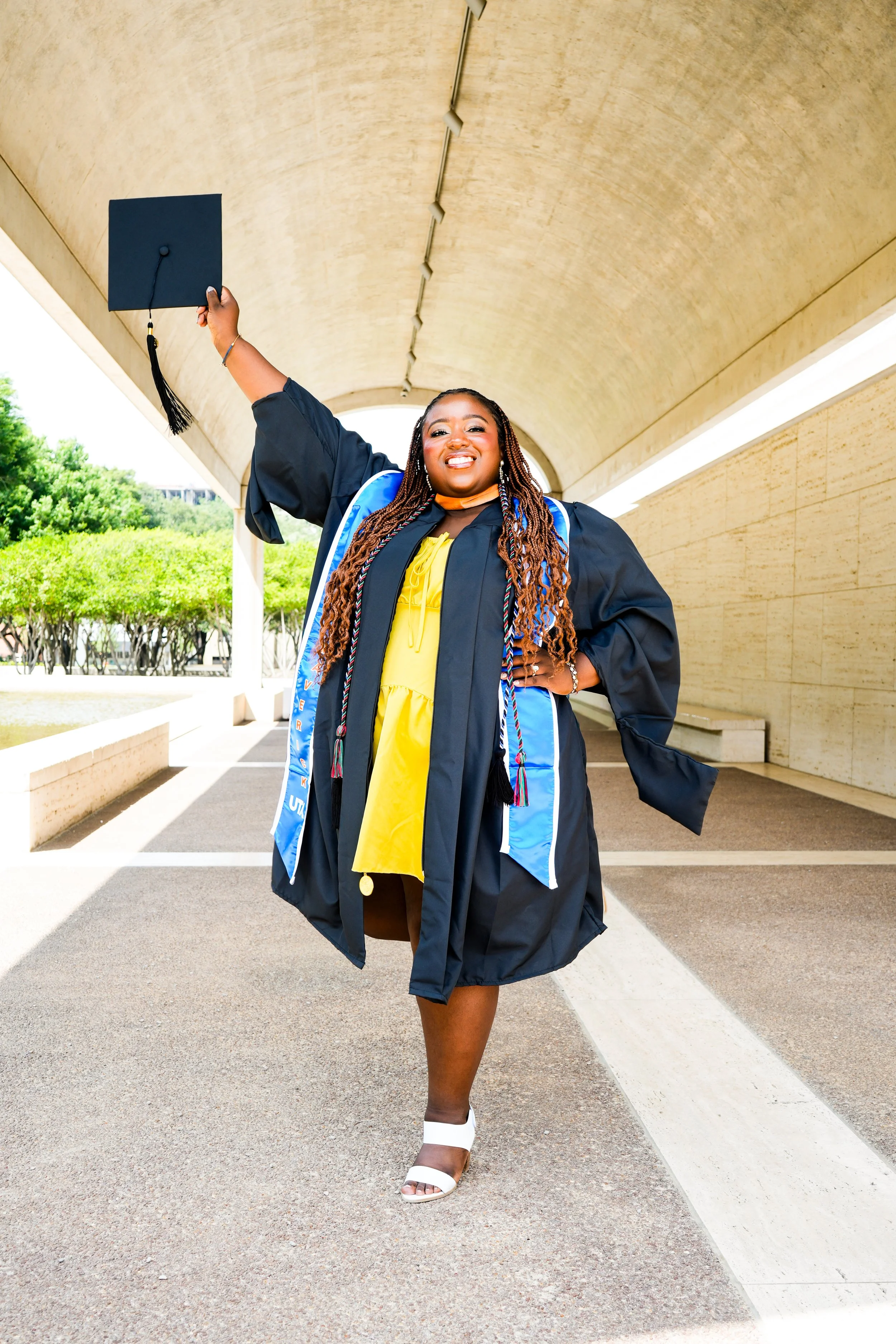 senior photographer in fort worth, graduation photos in fort worth, senior photos in fort worth, affordable senior photographer in fort worth, senior photos under $200 in fort worth, senior photos in weatherford, kimbell art photos