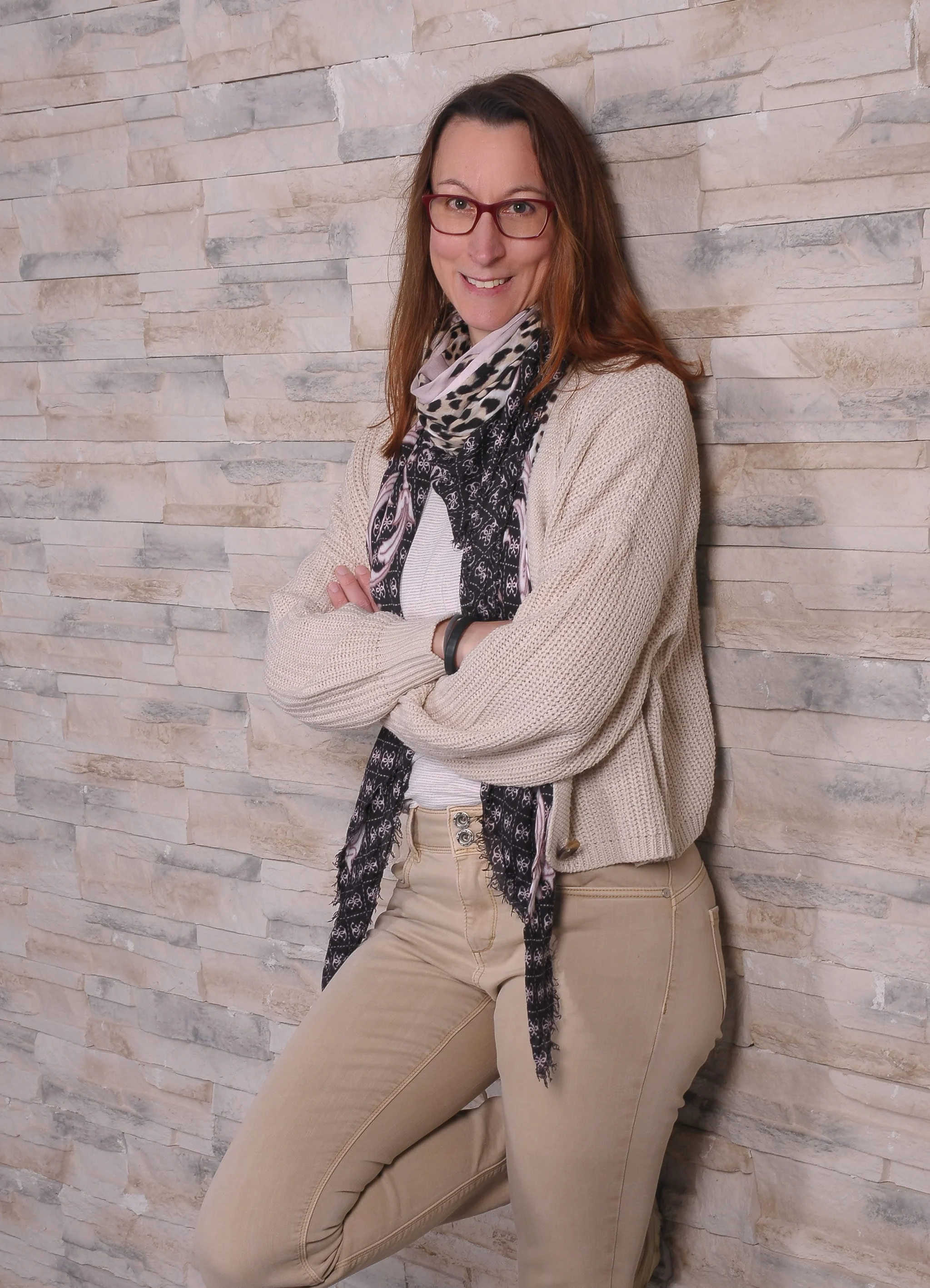 Eine Frau mit Brille - Nicole Bertschi Leu Energieheilerin in Schaffhausen