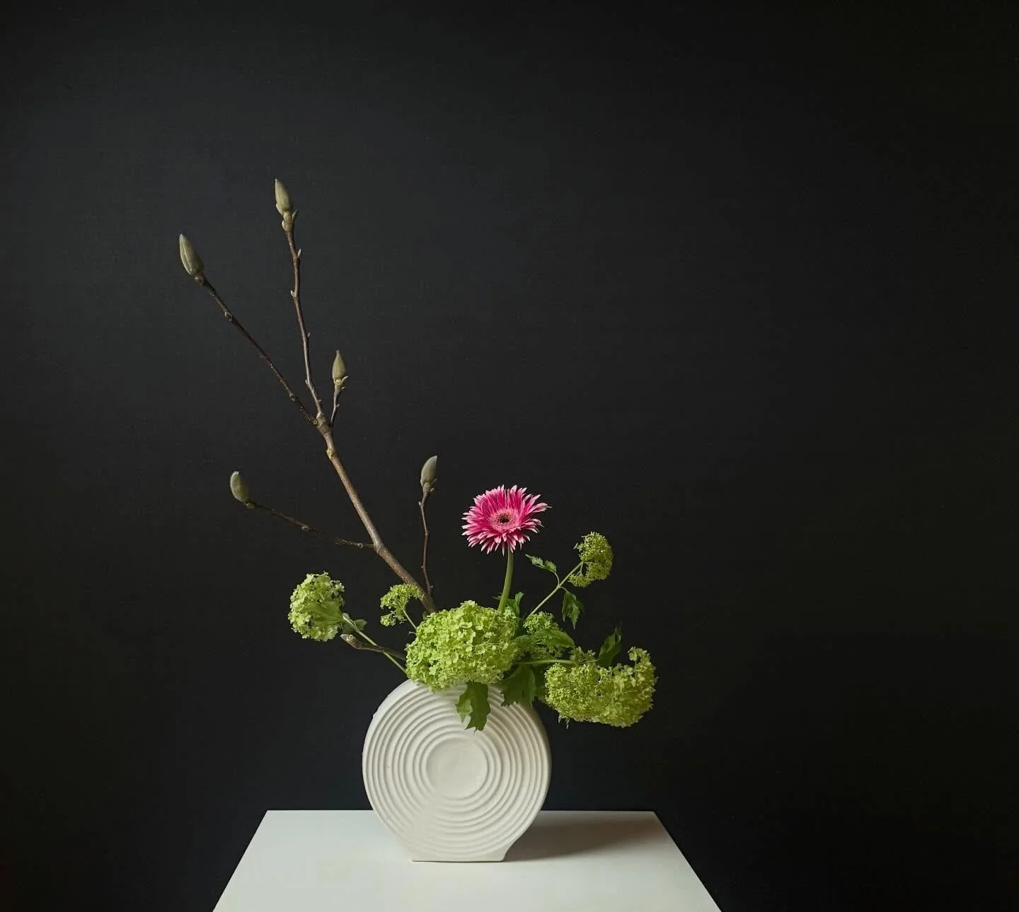 .
Today&rsquo;s Theme: start with a quick, intuitive arrangement. Then deconstruct the materials and rework them into a new form. Repeat the process&mdash;deconstruct and reconstruct. With each iteration, the arrangement becomes smaller, until only t