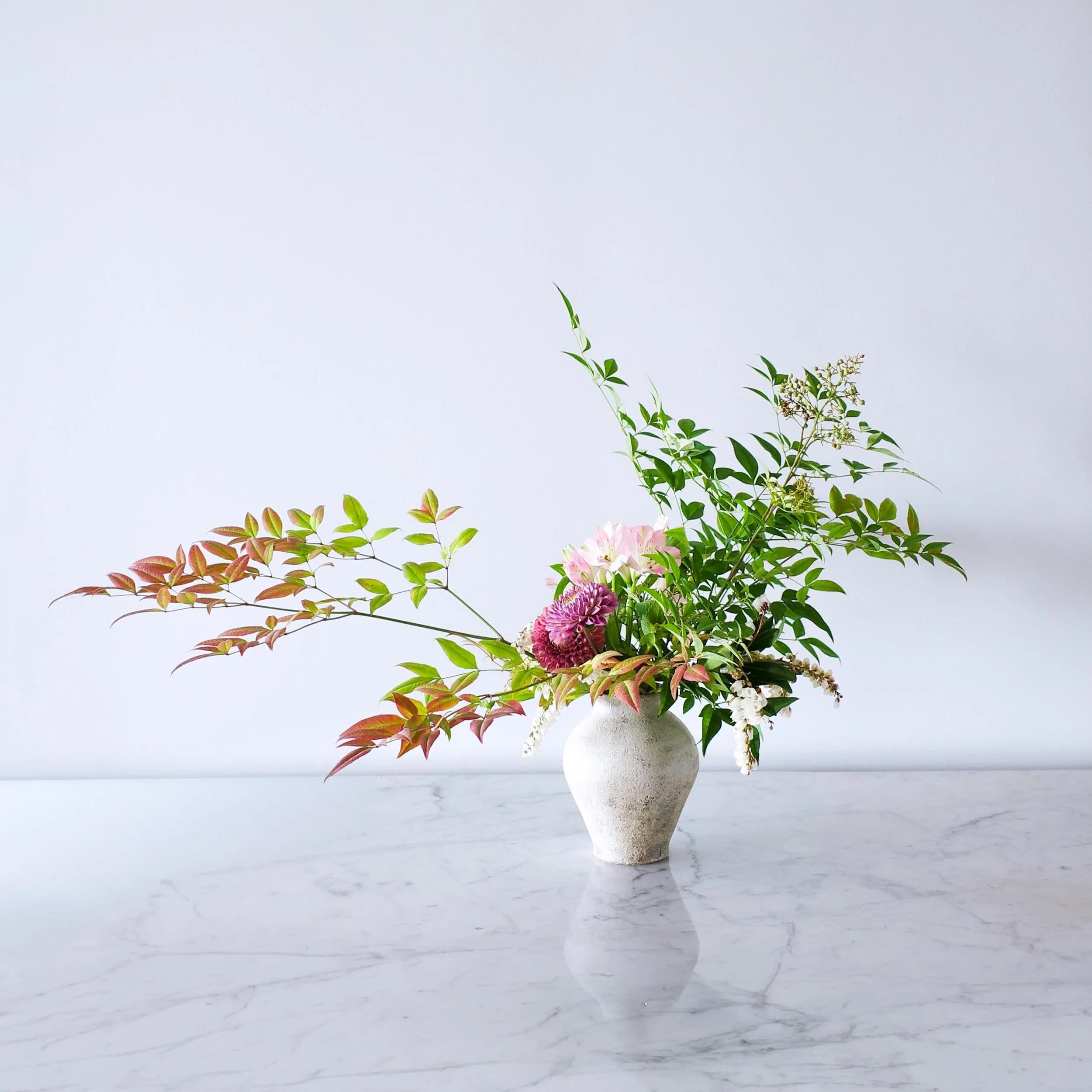 .
It&rsquo;s starting to feel like autumn.

#ikebana,#sogetsu, #japaneseflowerarrangement, #いけばな, #草月
