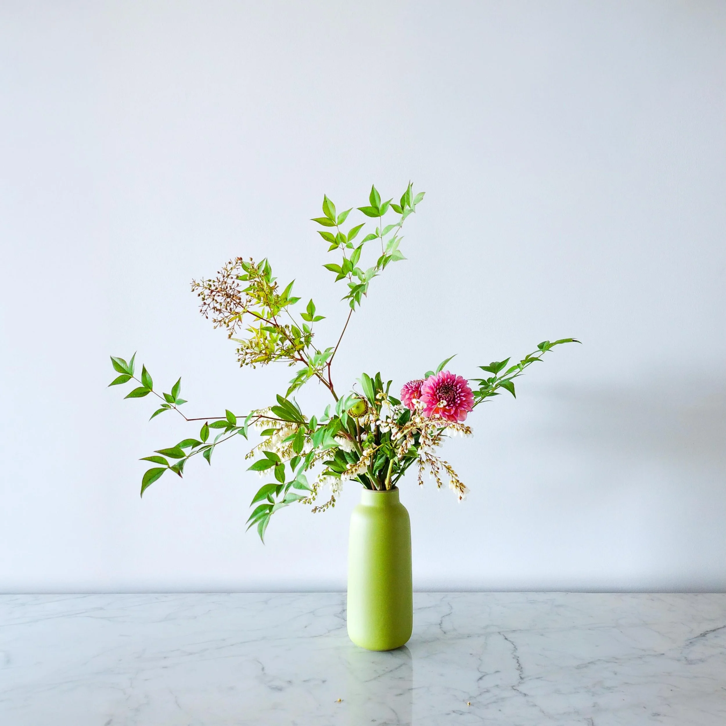 .
I am often told that I prefer quieter, simpler things. For me, early autumn is quietly tied to the bush clover. It instantly reminds me of the beautiful blooms at Mōtsū-ji Temple in Hiraizumi, a place I visited with friends back in my university da