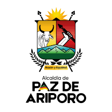 El escudo de la Alcaldía de Paz de Ariporo, con un toro, un martillo y un sol, en un fondo con montañas, y la inscripción 'Razón y Equidad' y 'Alcaldía de Paz de Ariporo'.