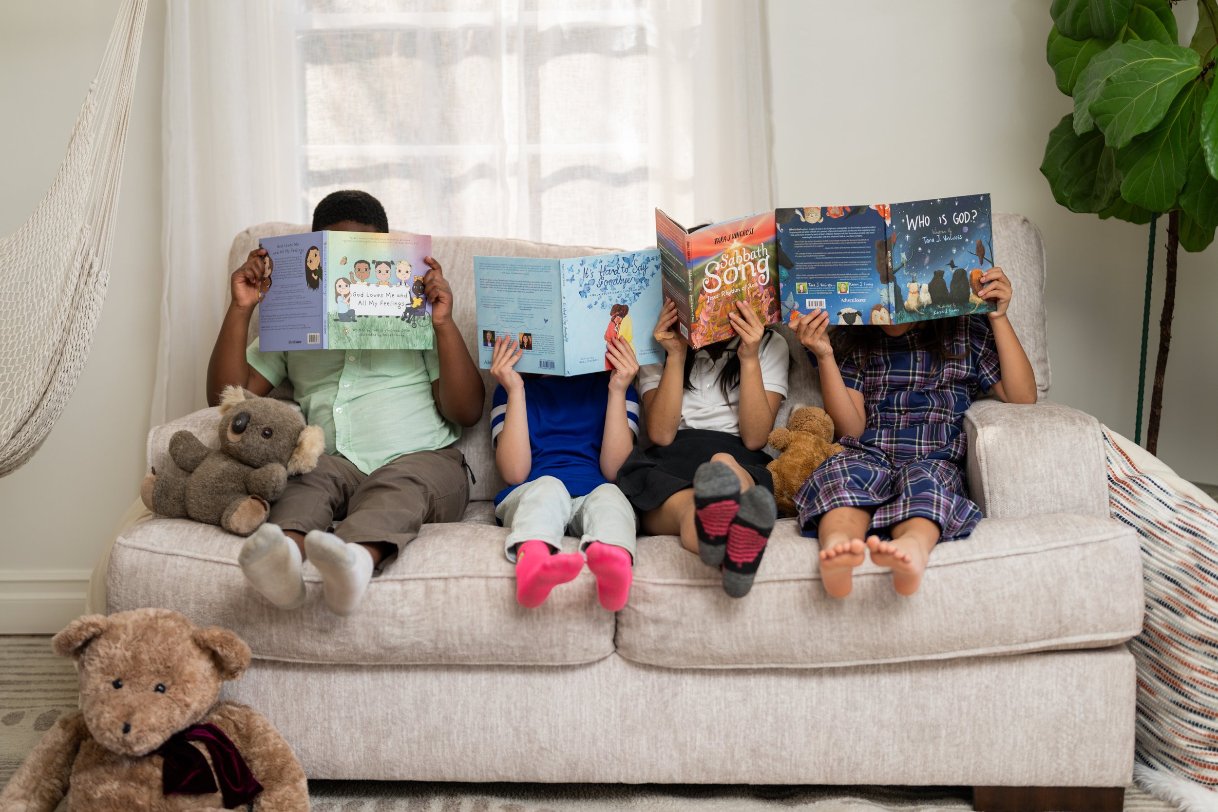 Tara VinCross Book Photoshoot-27.jpg