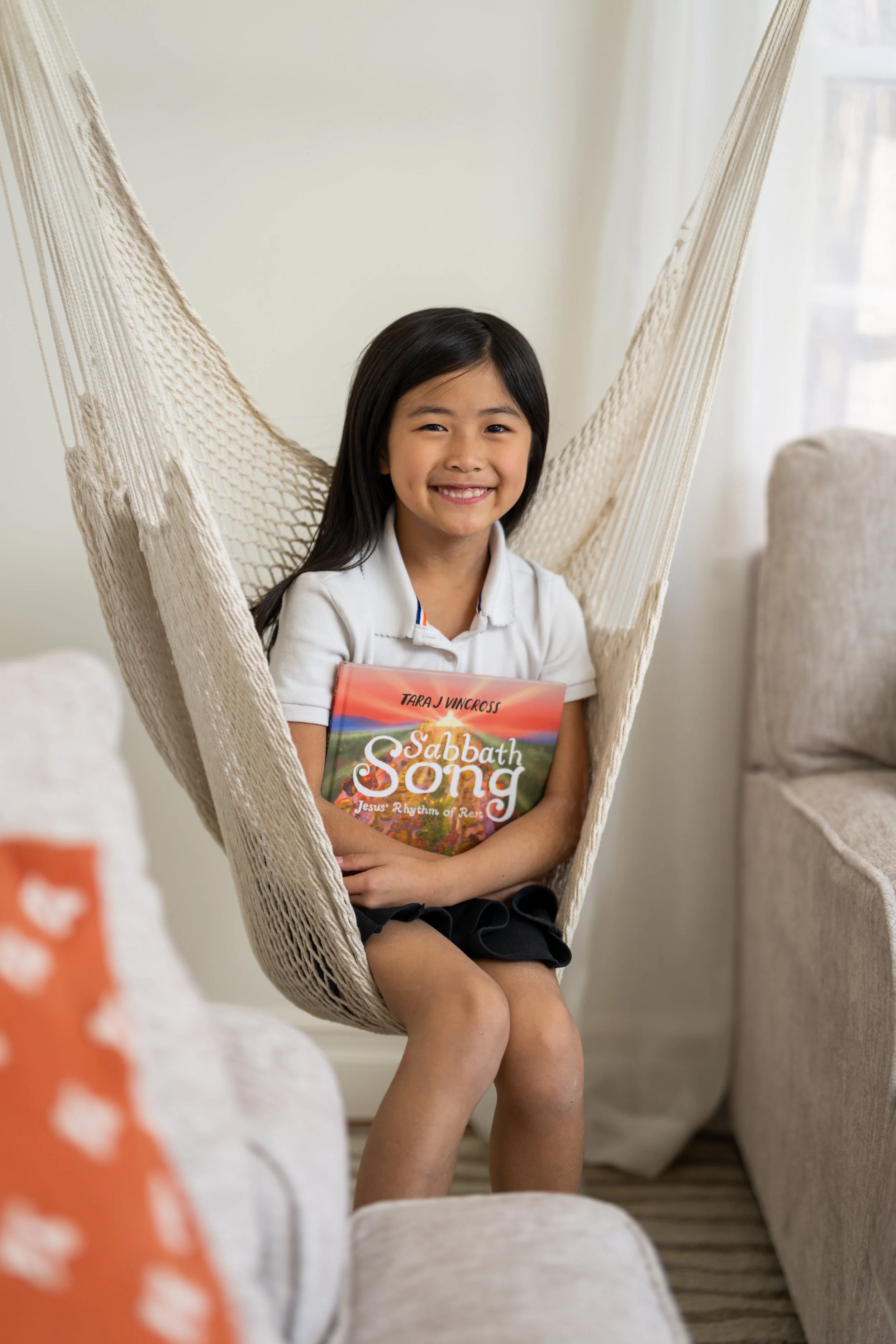 Tara VinCross Book Photoshoot-29.jpg