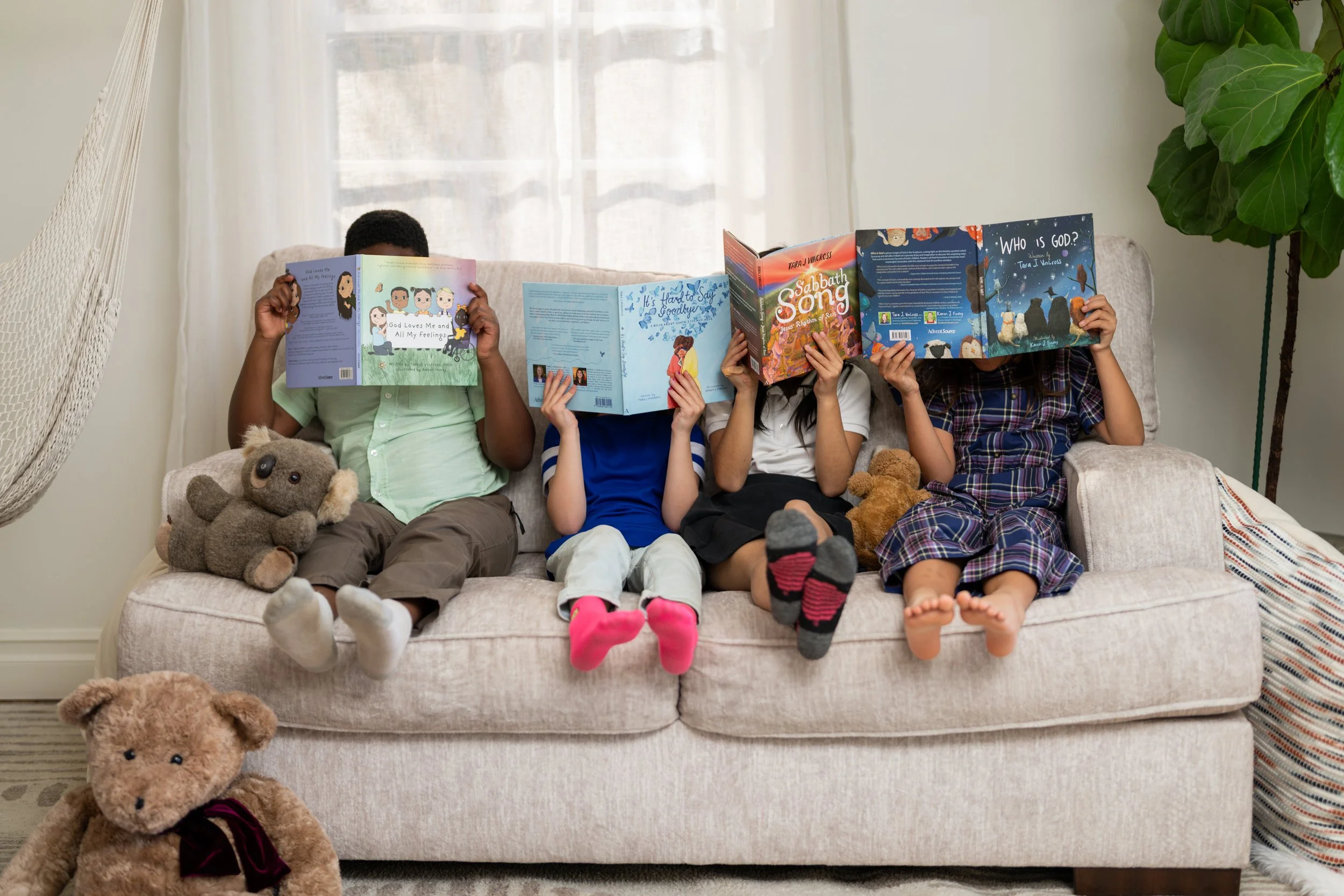 Tara VinCross Book Photoshoot-27.jpg