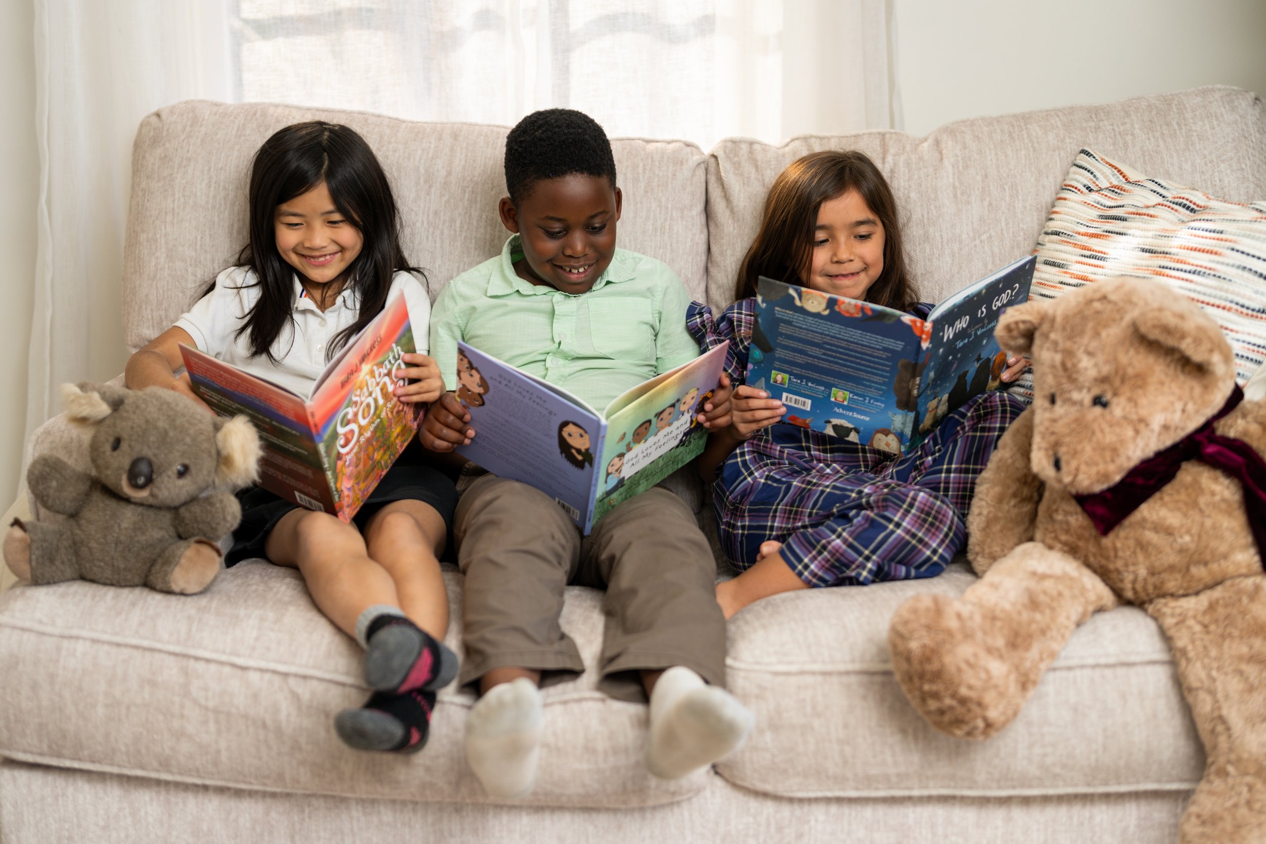 Tara VinCross Book Photoshoot-26.jpg