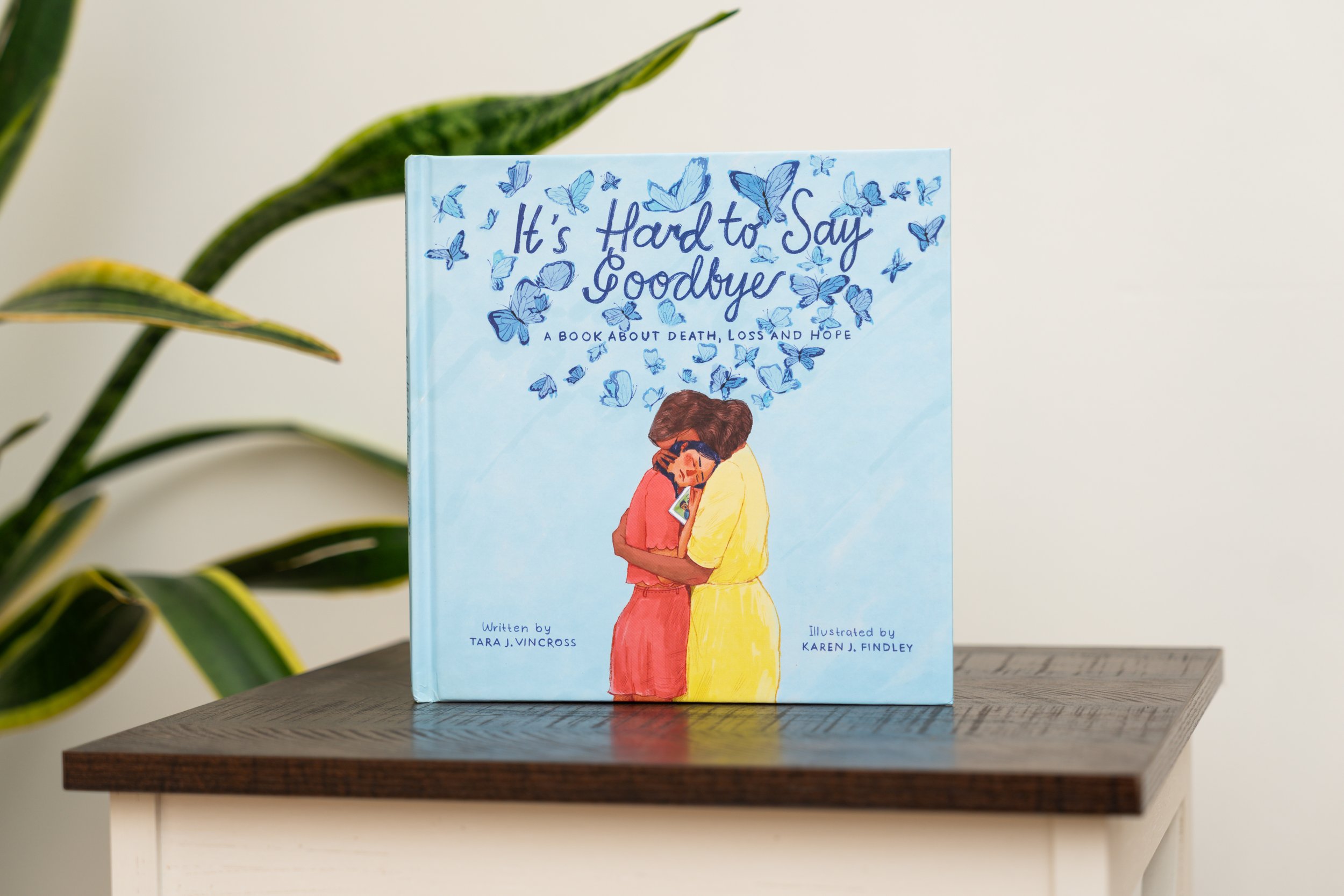 Tara VinCross Book Photoshoot-79.jpg