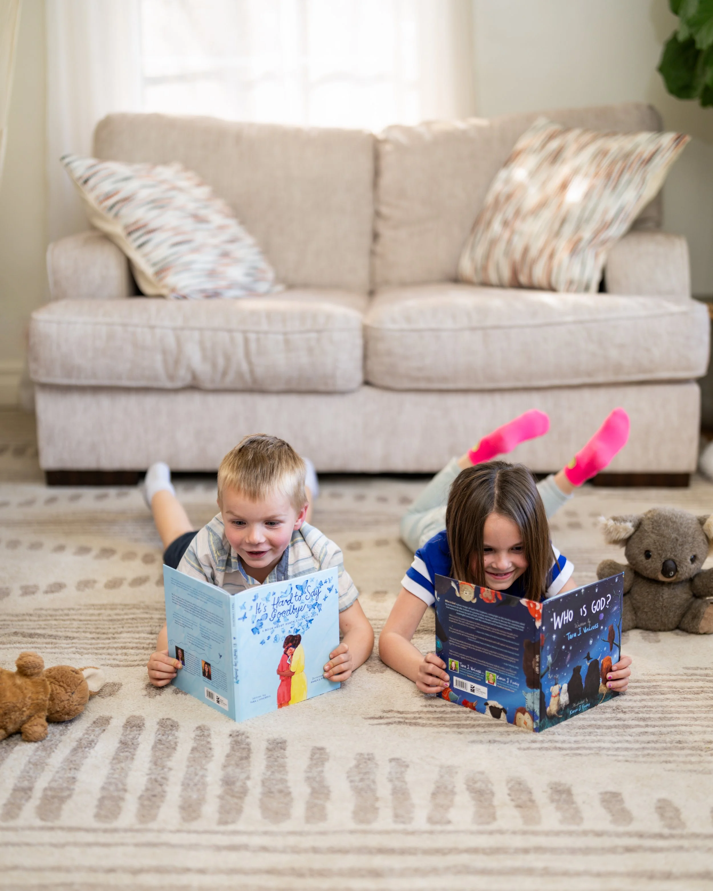 Tara VinCross Book Photoshoot-35.jpg