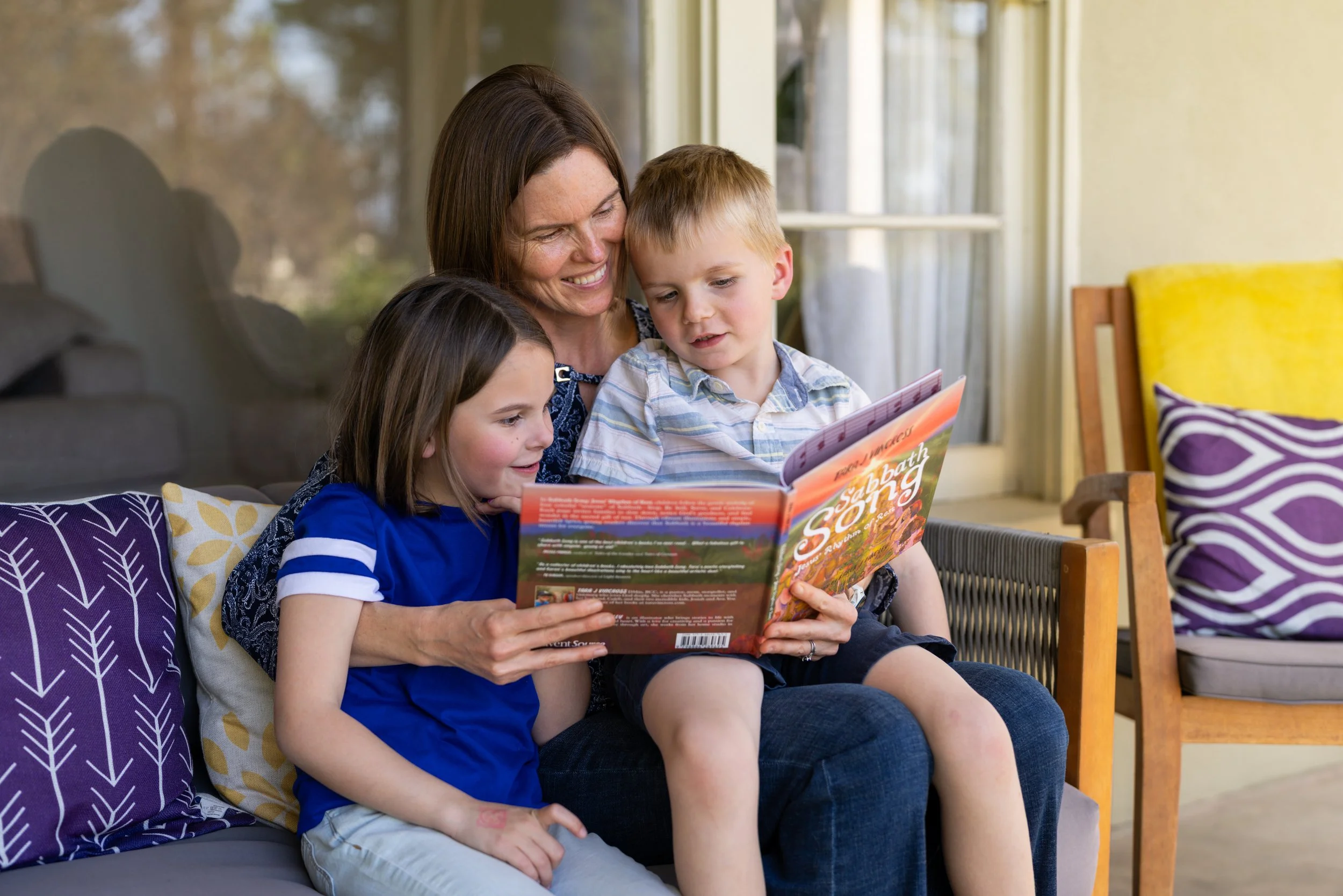 Tara VinCross Book Photoshoot-38.jpg