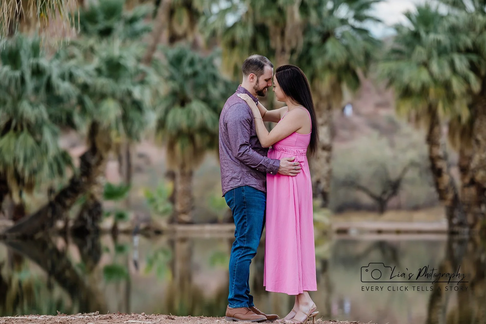 Phoenix outdoor engagement photographer.jpg