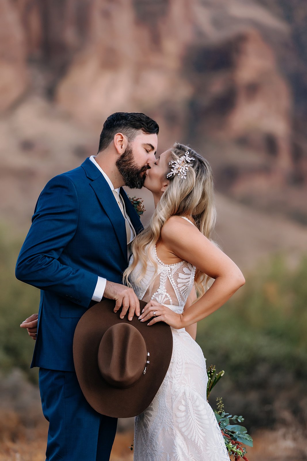 arizona-desert-wedding-bride-groom-lias-photography
