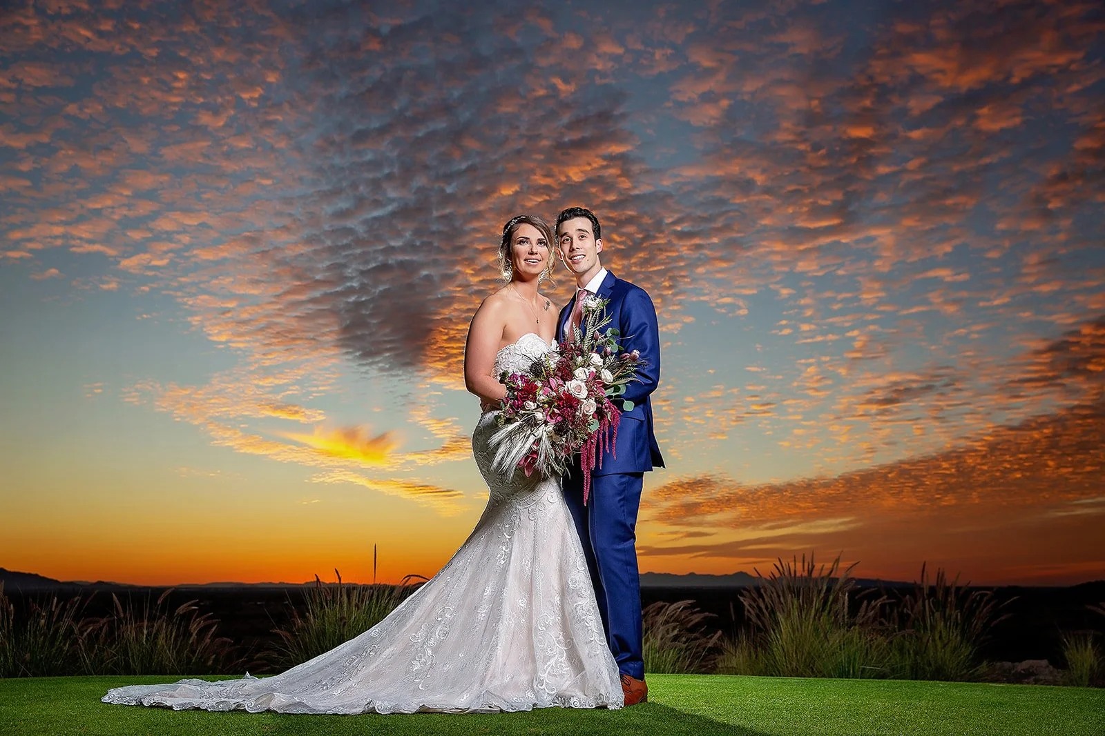 gold-canyon-wedding-photography-sunset-couple-lias-photography