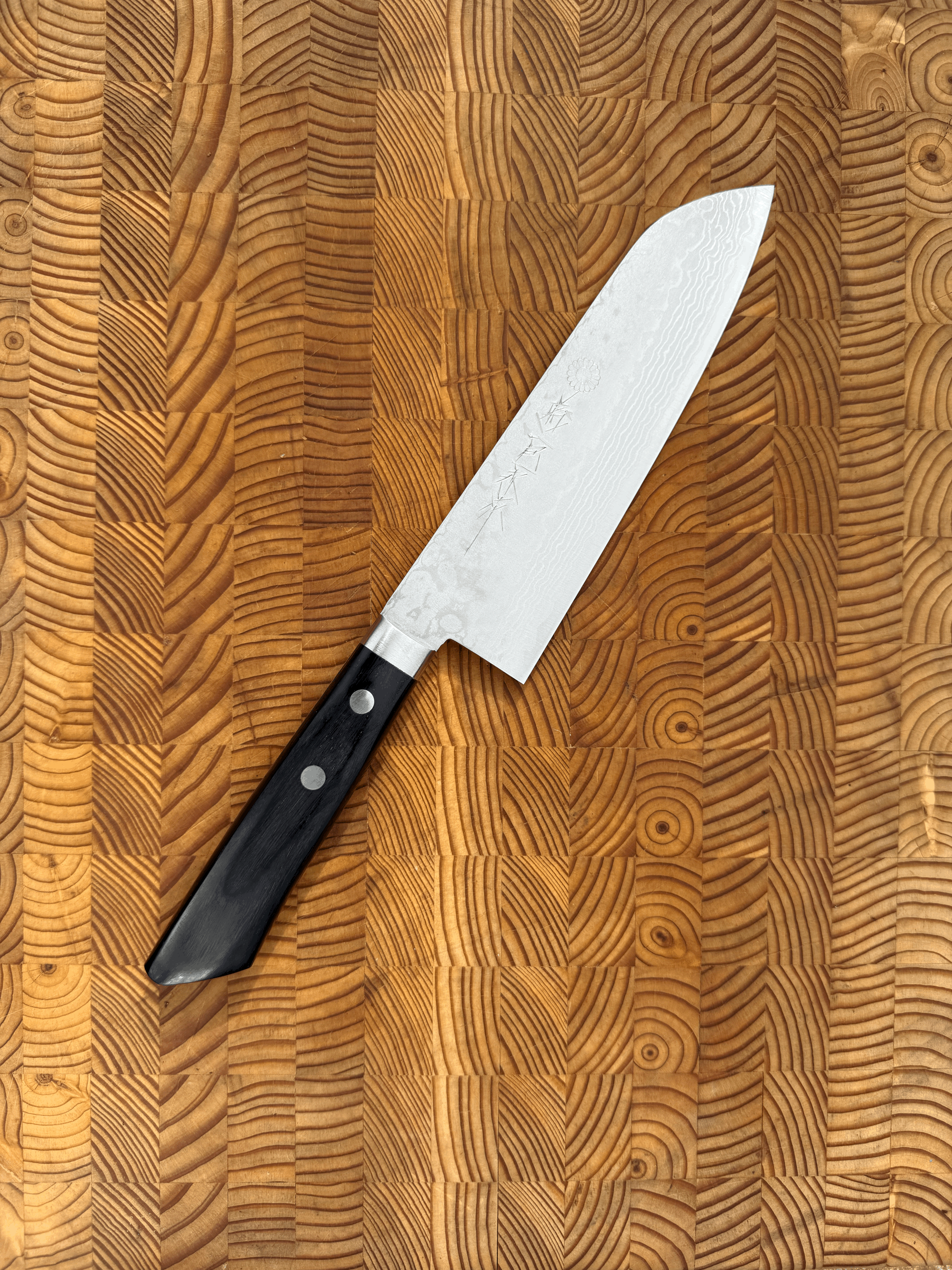 Kikuichi Elite Warikomi Damascus Tsuchime Santoku