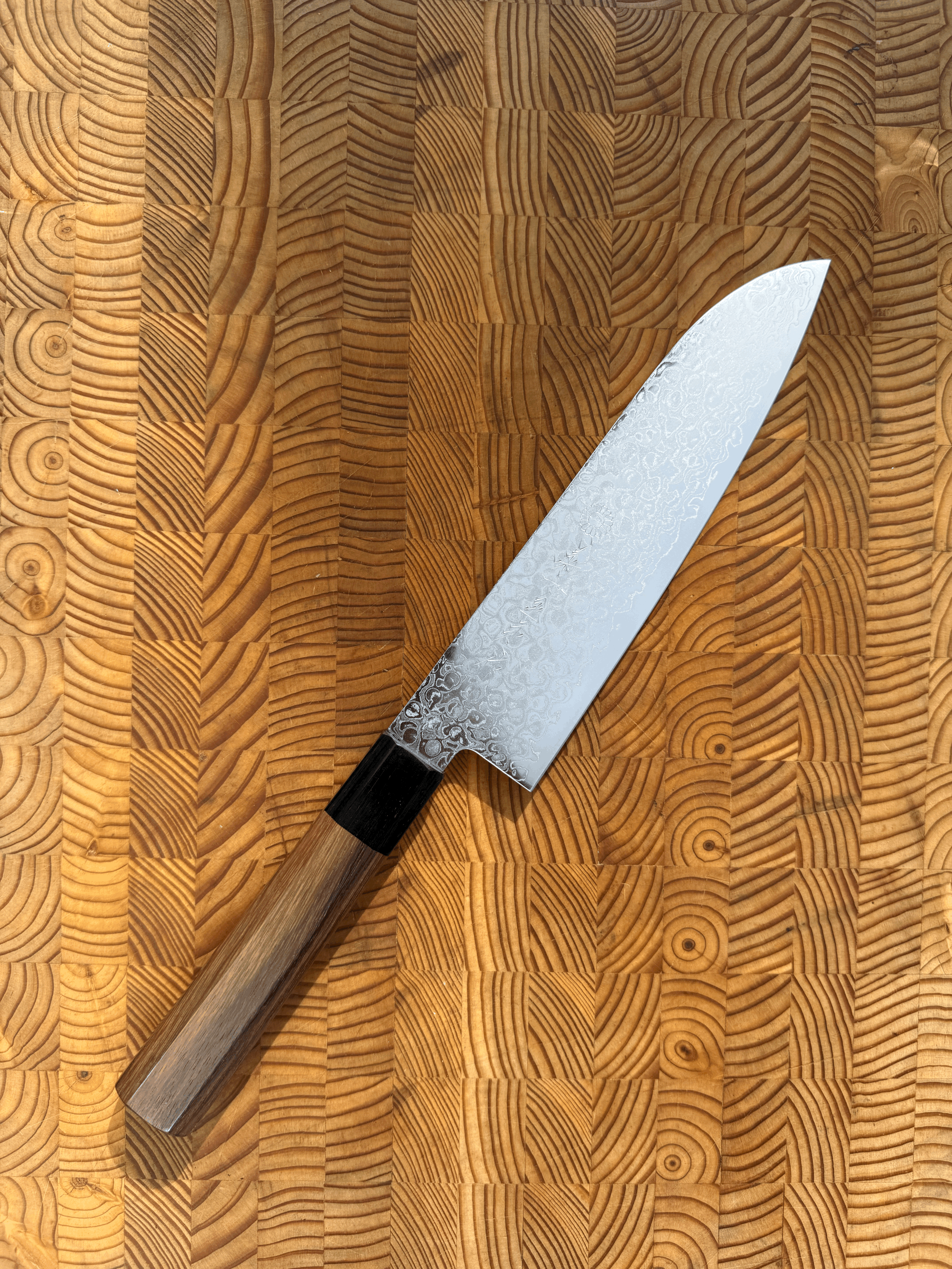 Kikuichi Nickel Warikomi Damascus Santoku