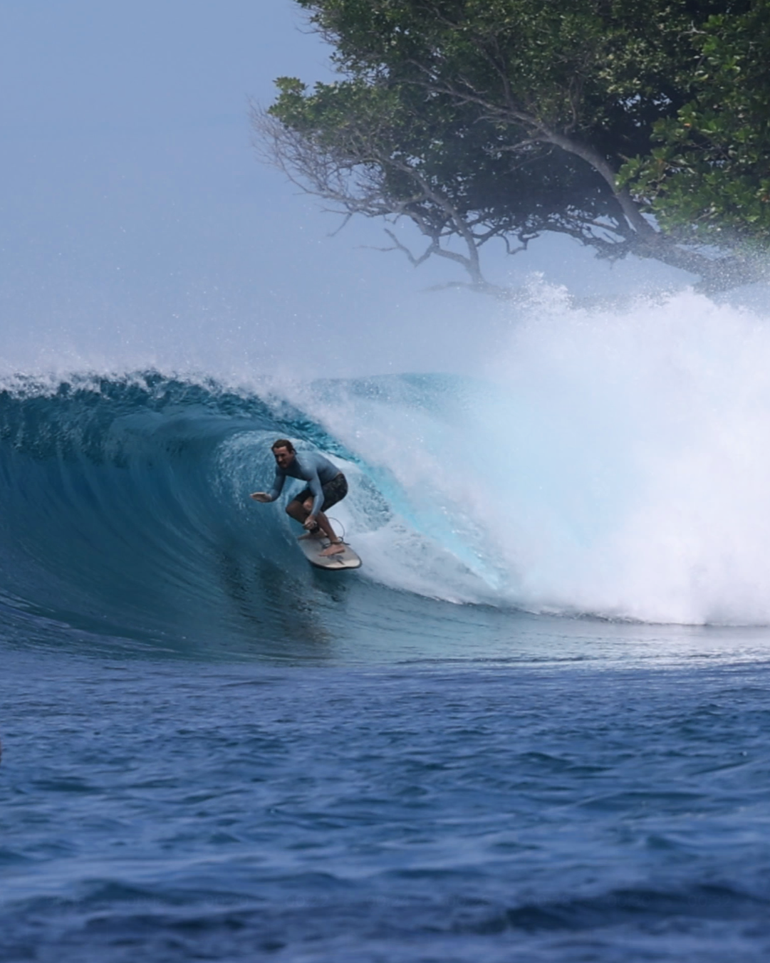 Surf coaching in mentawai and banyak islands with school of barrels