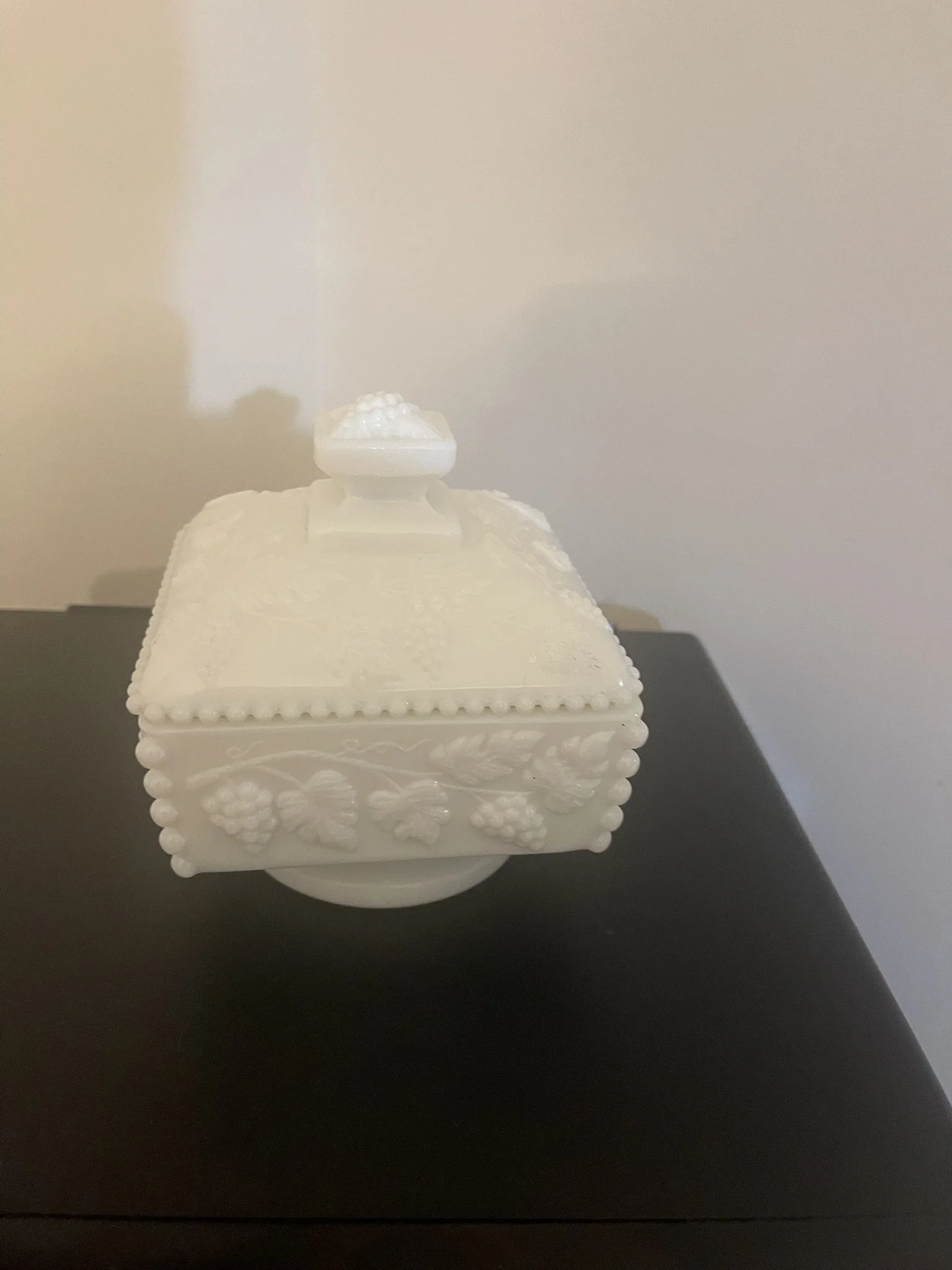 Vintage Westmoreland Beaded Grape milk Glass compote with lid