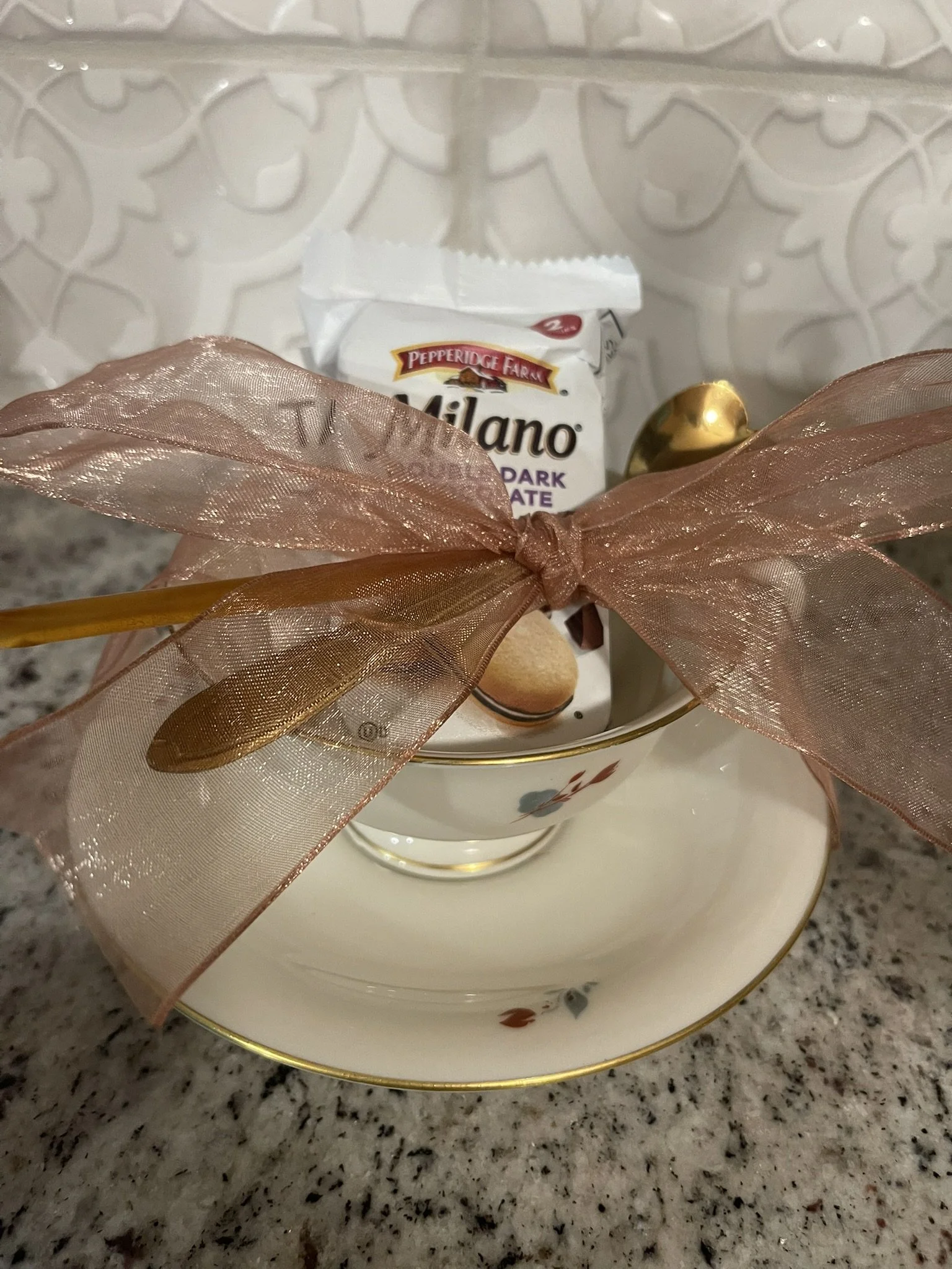 Castleton “Lotus” Vintage Teacup Gift Set — Romantic Edition