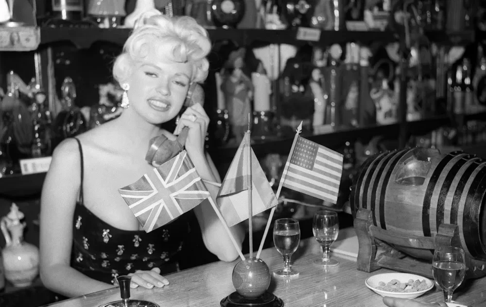 Las-noches-locas-del-Museo-Chicote-Jane-Mansfield.webp