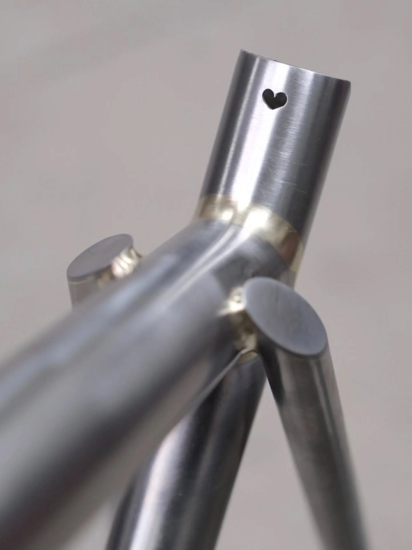 \\\ RECAP OF THE MONTH :

Production in progress on Yann&rsquo;s &ldquo;super-commuter&rdquo;: frame kit and rack / Painting of Axel&rsquo;s gravel touring bike / Assembly and delivery of Dominique&rsquo;s urban bike. 

\\\ R&Eacute;CAP DU MOIS :

Pr