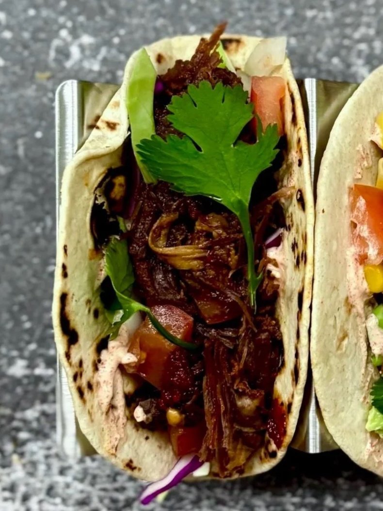 Mexicansk Tacos i Aarhus fyldt med kød, grøntsager og frisk koriander