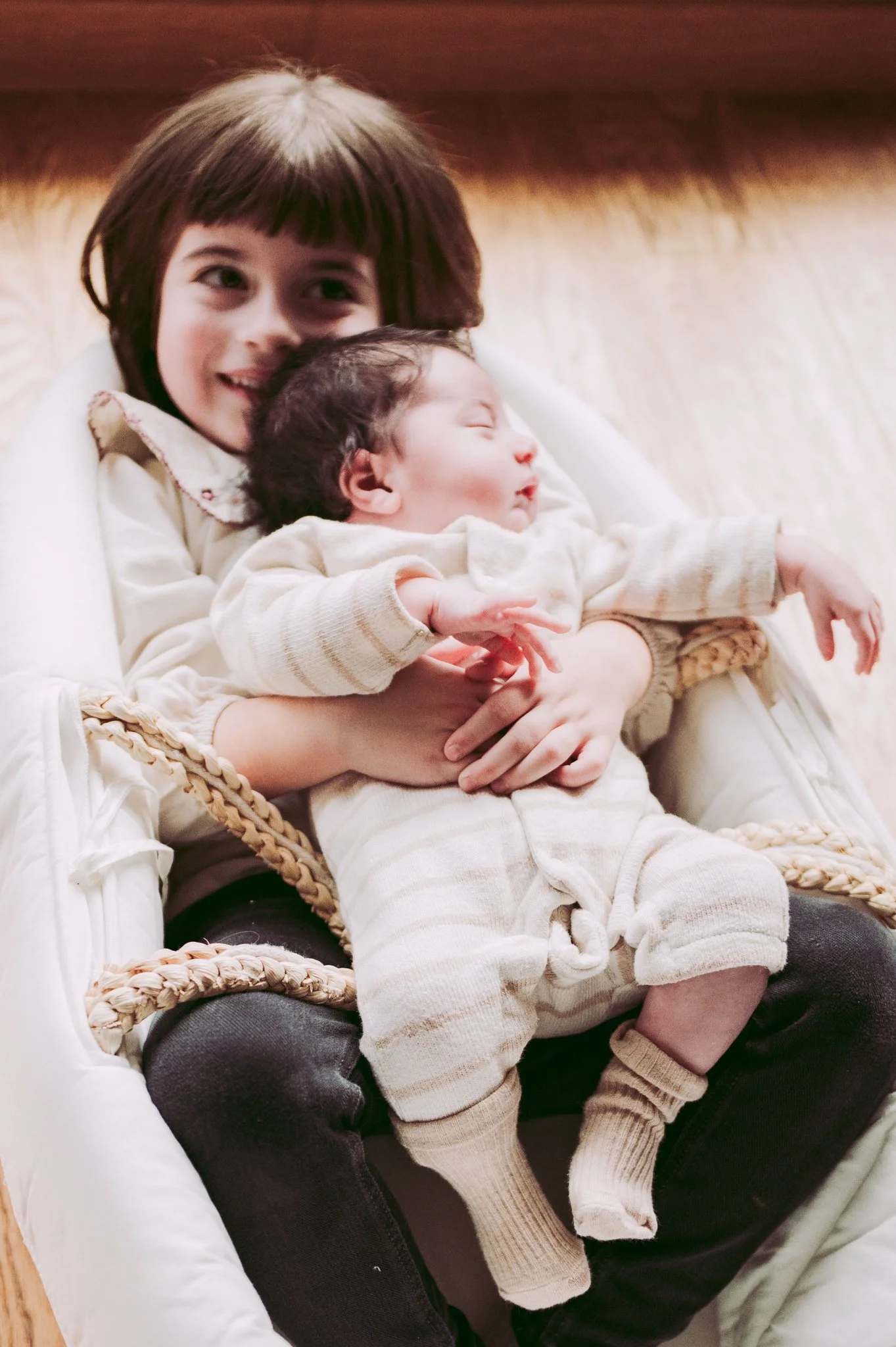 câlin frère et soeur