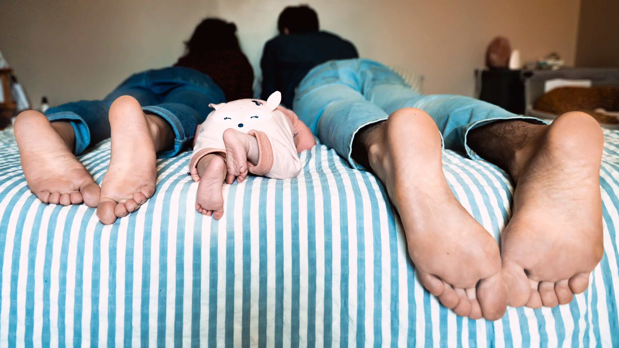 pieds parents et bébé - famille