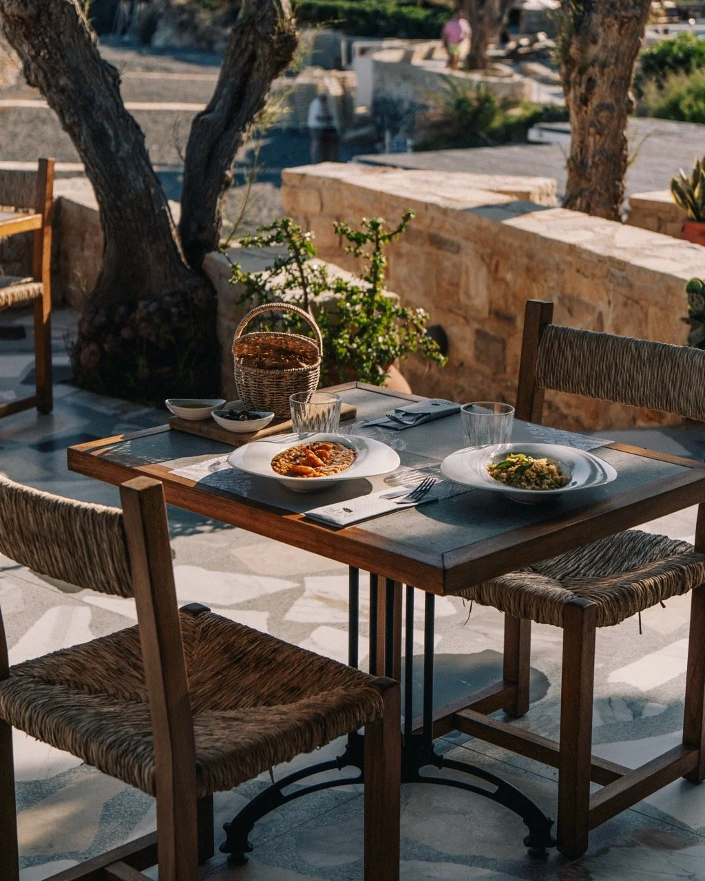 Nalu-Taverna-1-37 Large.jpeg